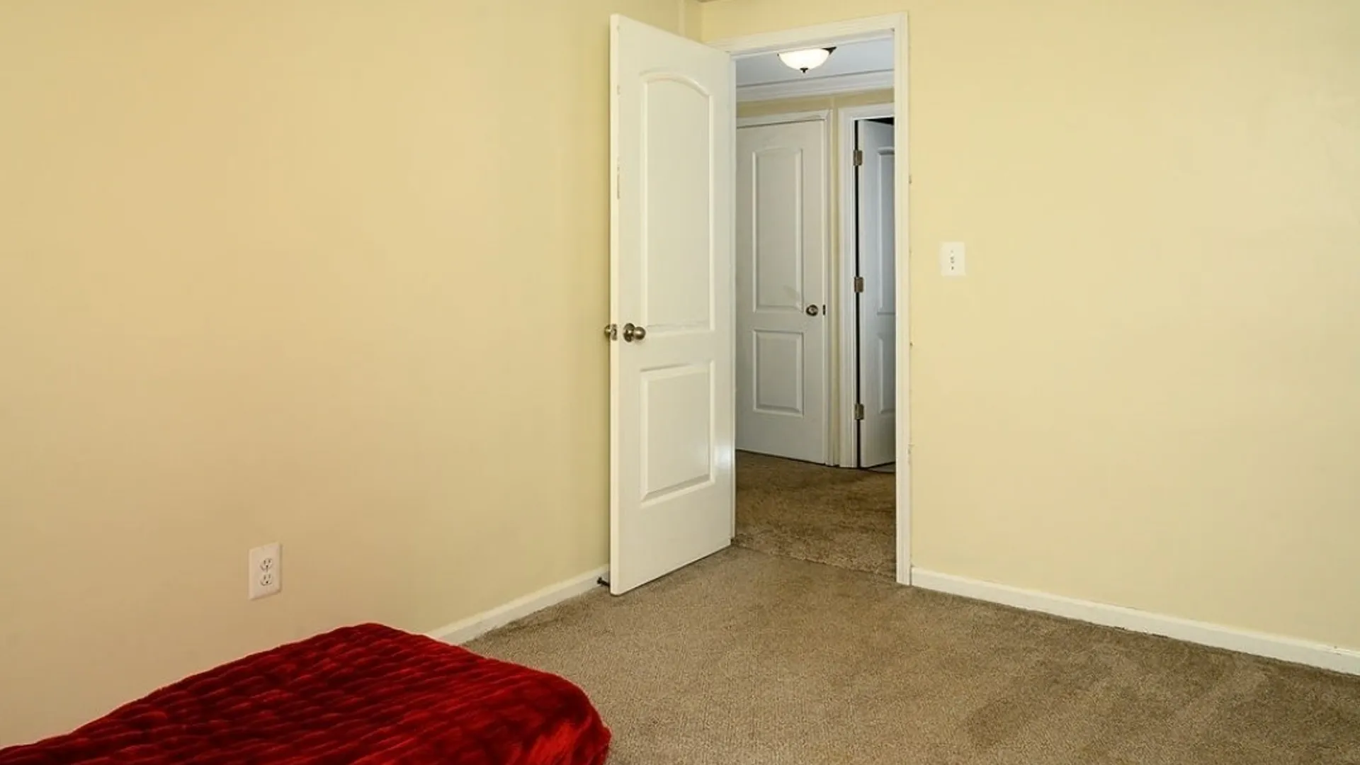 Property at 94 Bridlewood Drive, Lockport City, NY 14094 25