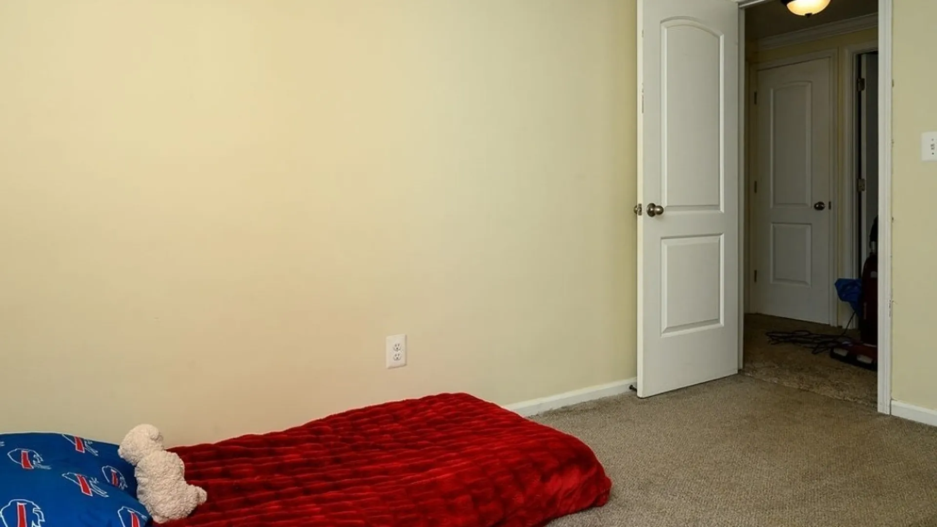 Property at 94 Bridlewood Drive, Lockport City, NY 14094 27