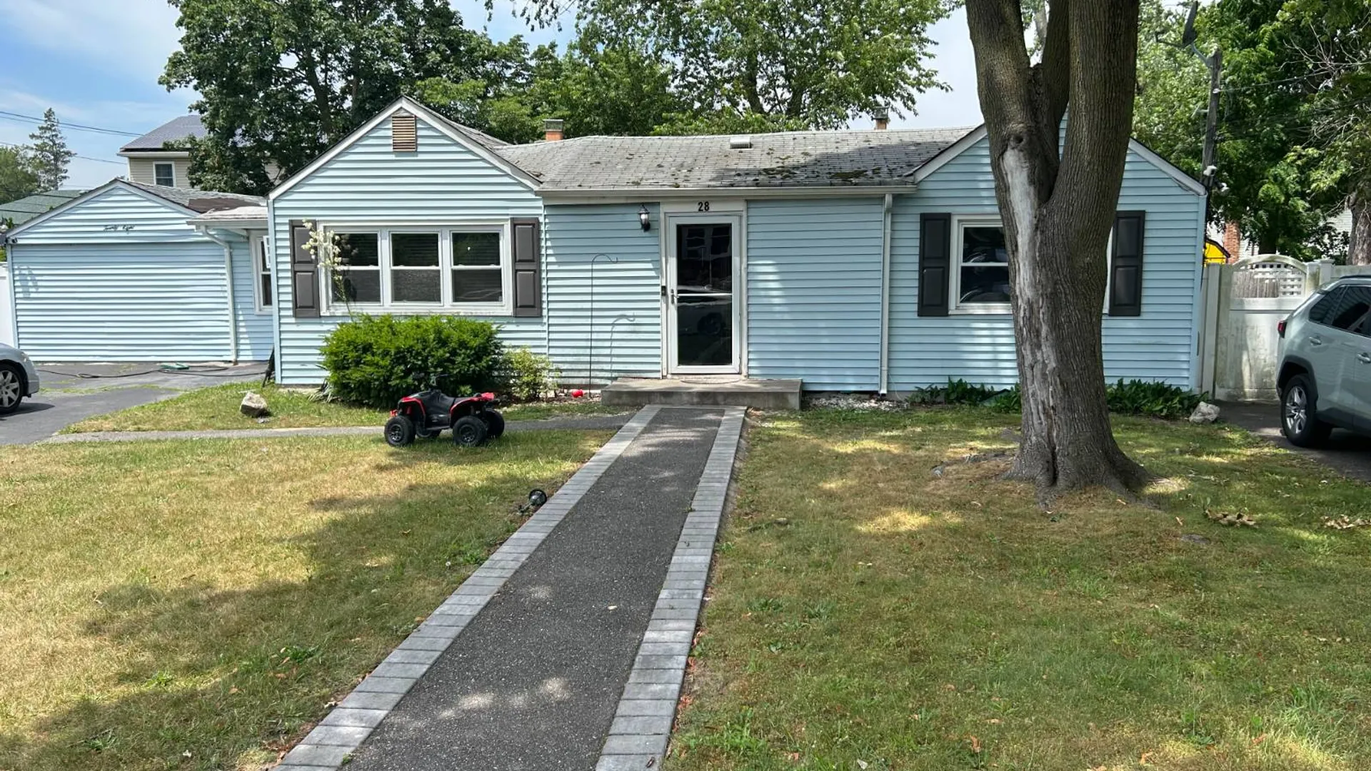 Property at 28 Duke Street, Deer Park, NY 11729 4