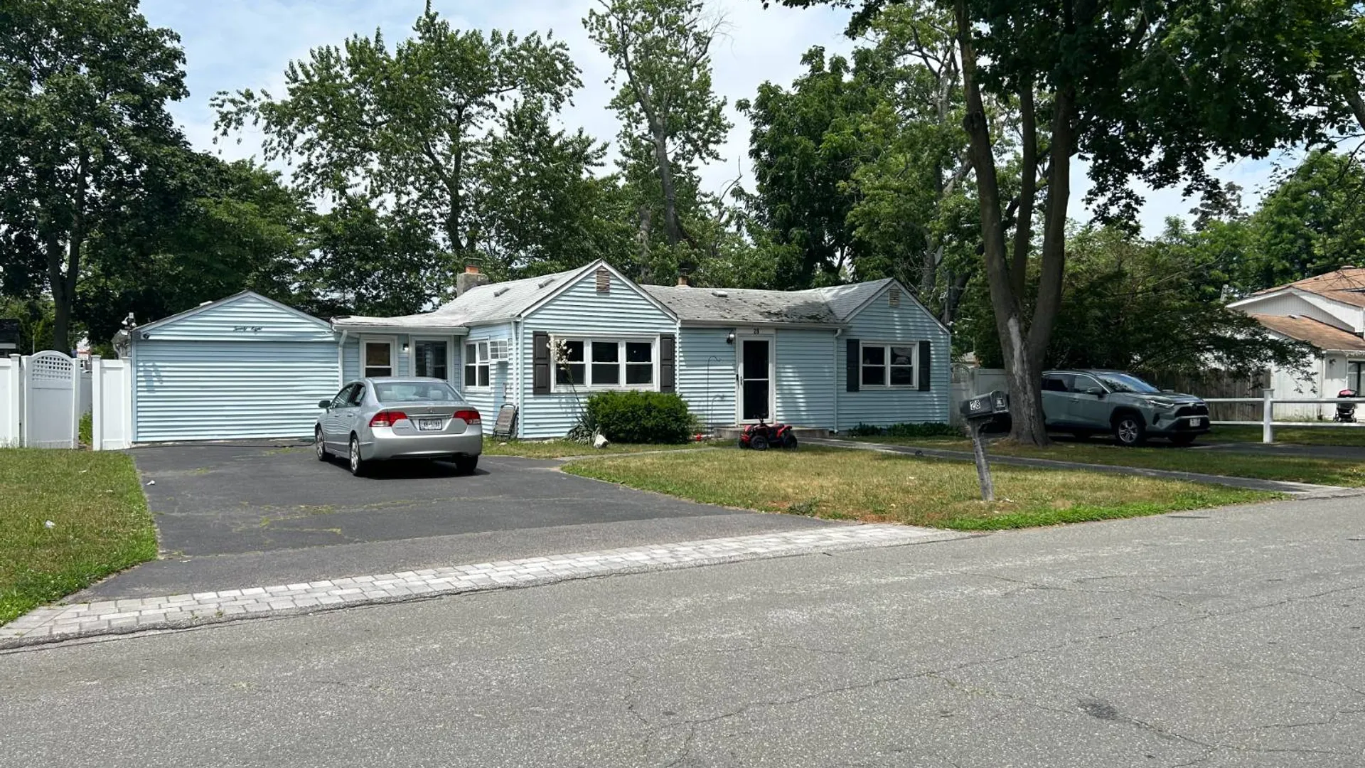 Property at 28 Duke Street, Deer Park, NY 11729 6
