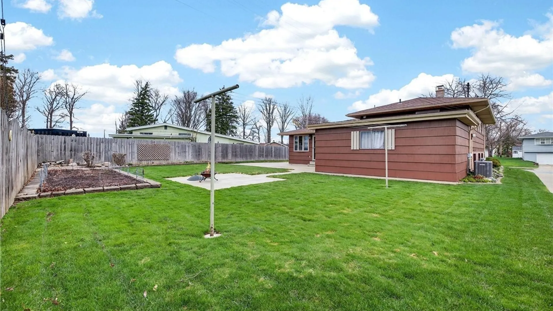 Property at 49 Boxwood Circle, Hamburg, NY 14075 42