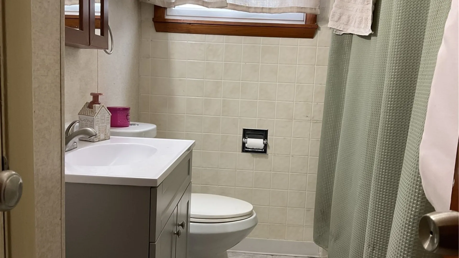 Property at 28 Nicholas Drive, Tonawanda, NY 14150 16