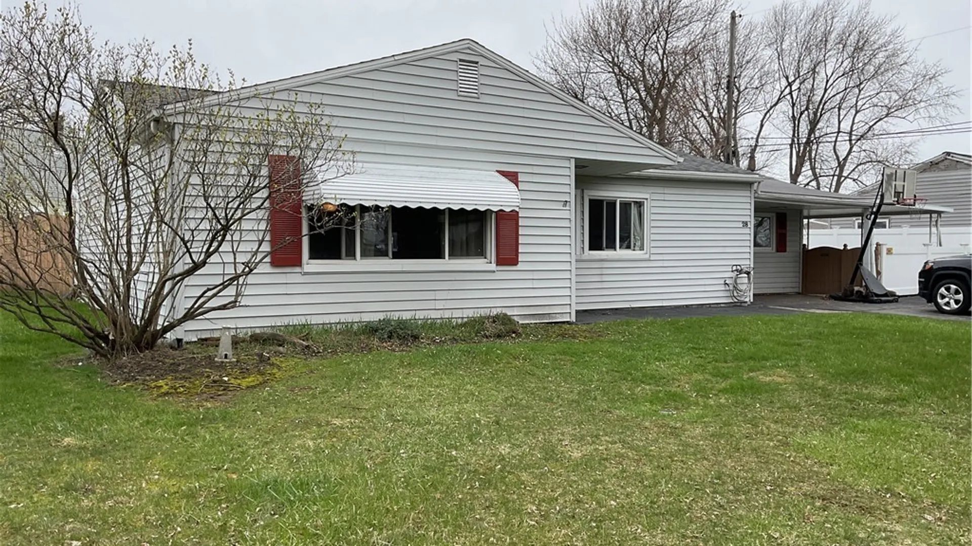 Property at 28 Nicholas Drive, Tonawanda, NY 14150 2