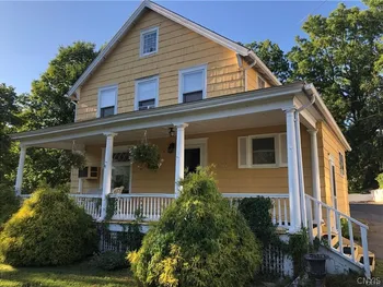 167 Genesee St  Apt #3, Skaneateles, NY 13152