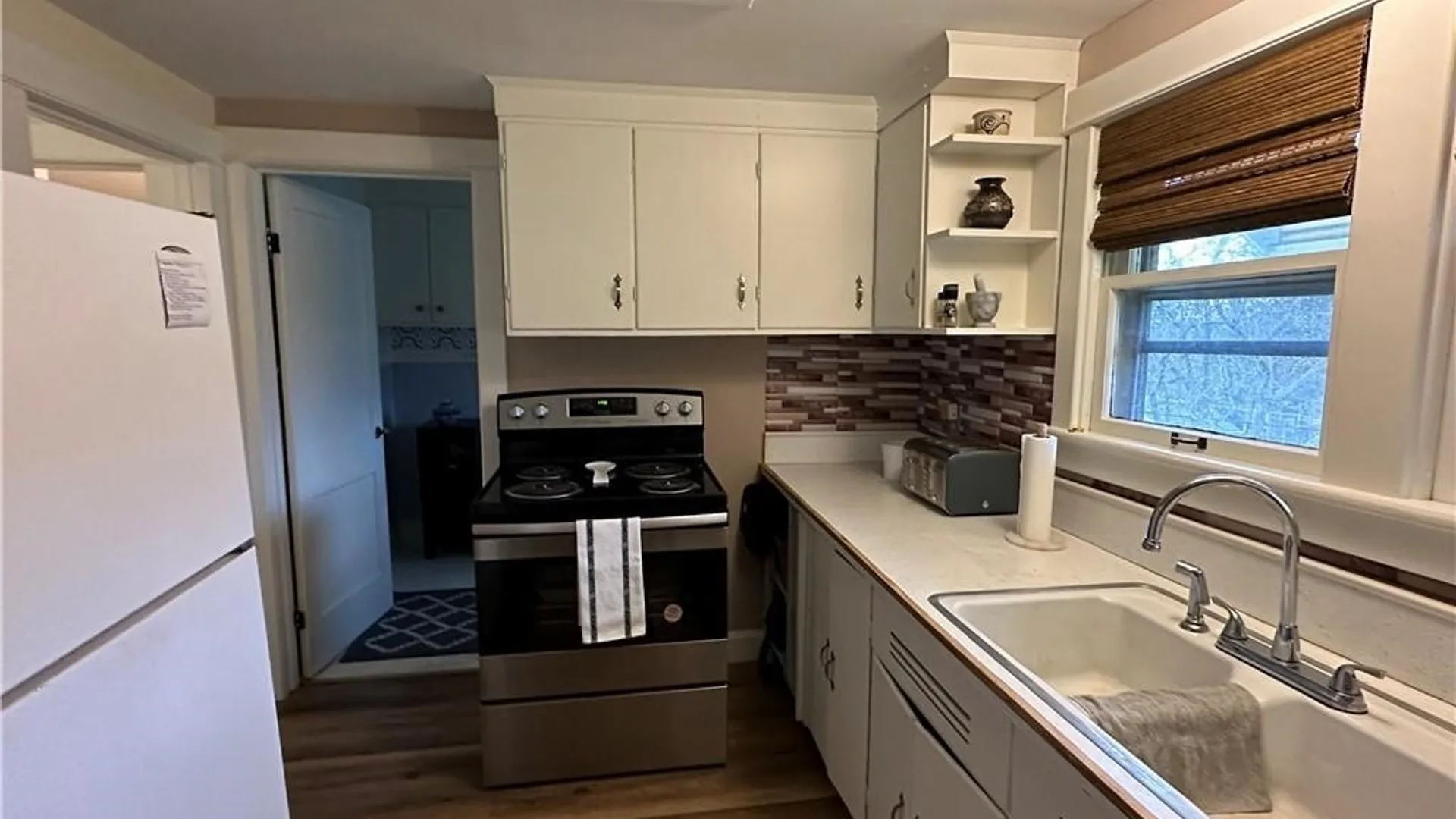 Property at 167 Genesee St  Apt #3, Skaneateles, NY 13152 4
