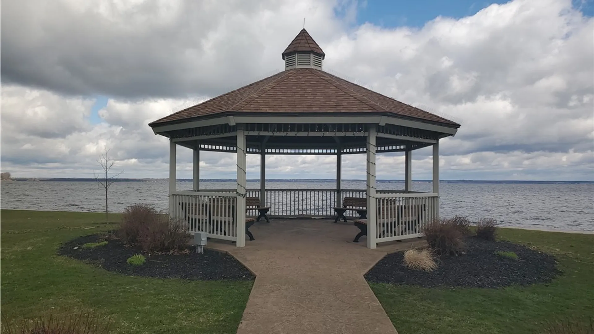 Property at 8690 Bayview Dr, Cicero, NY 13039 13