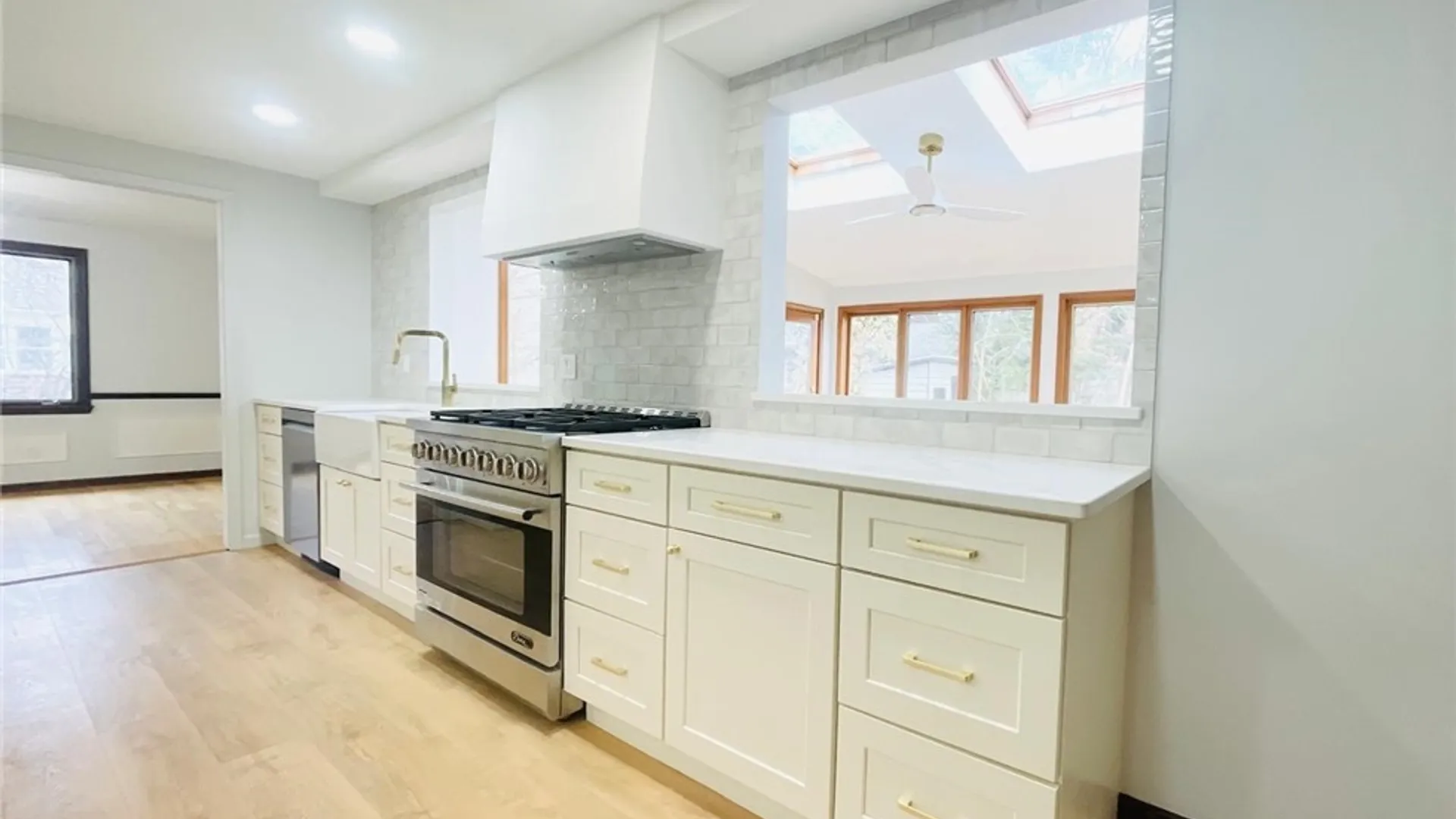 Property at 98 Bentham Parkway, Amherst, NY 14226 12