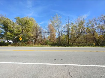 Property at 4307 Lake Avenue, Lockport Town, NY 14094