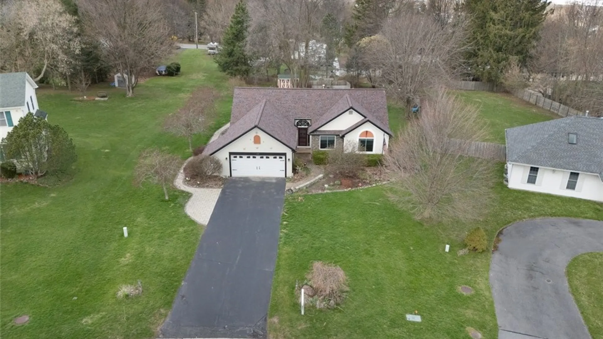 Property at 16 Alton Way, Henrietta, NY 14586 2