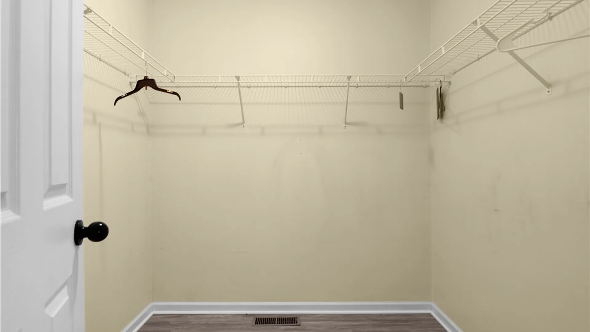 Property at 16 Alton Way, Henrietta, NY 14586 20