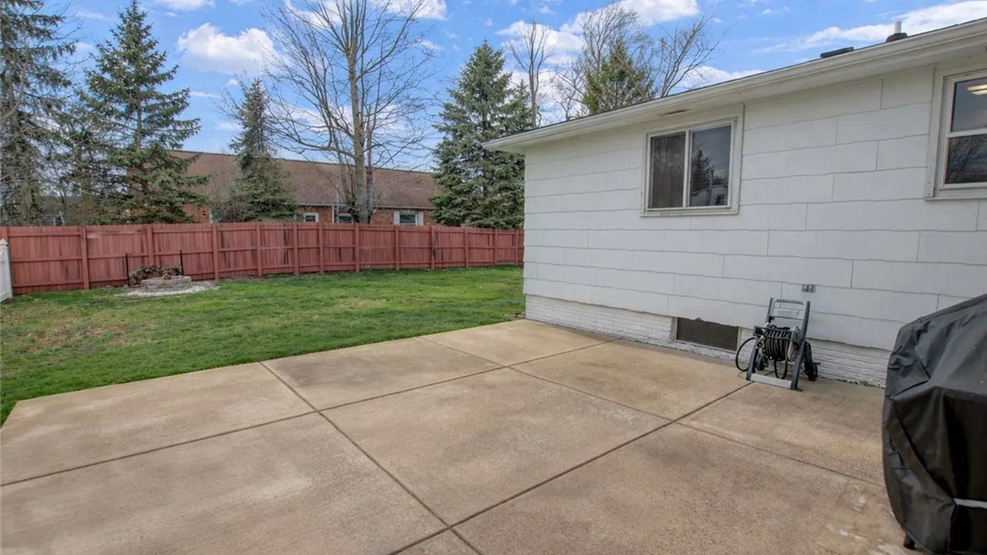 Property at 6886 Hamilton Drive, Evans, NY 14047 4