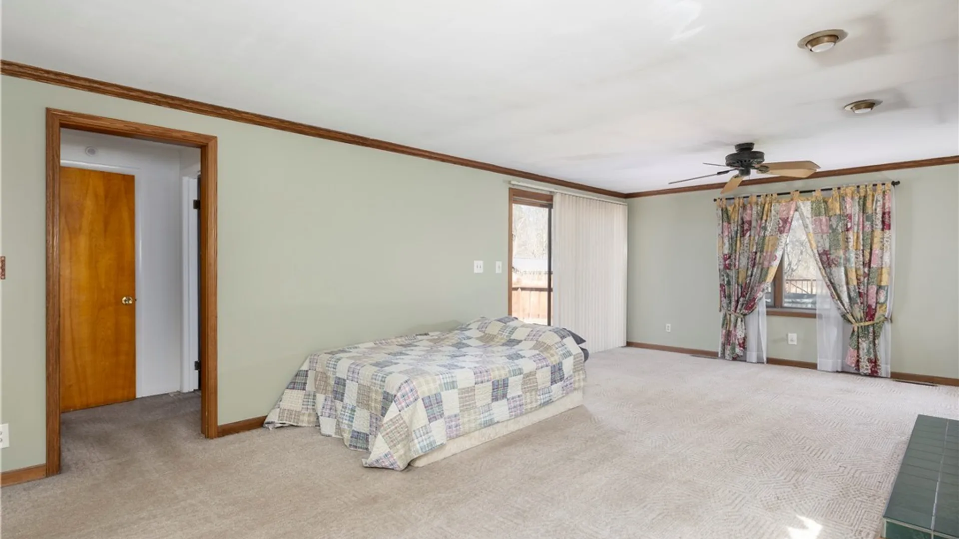 Property at 2624 Sunset Drive, Eden, NY 14057 4
