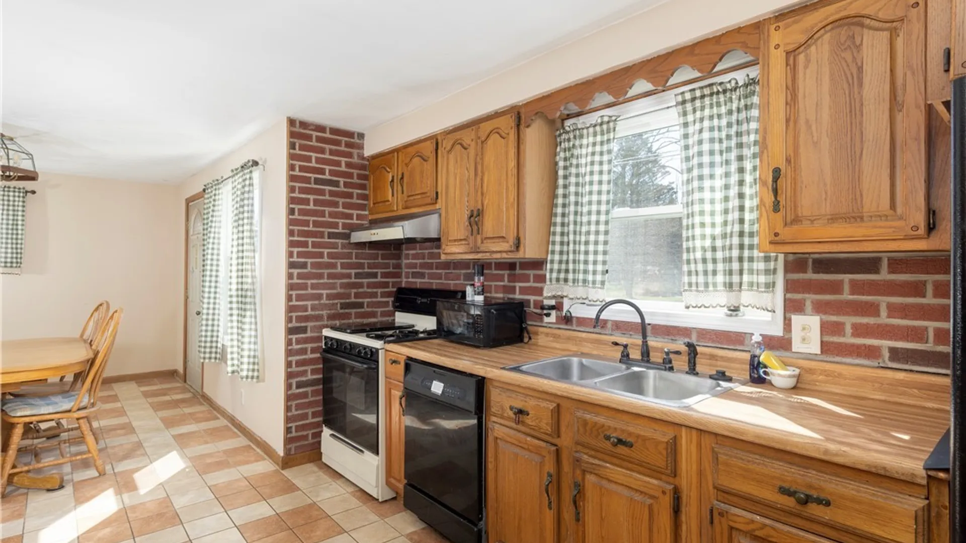 Property at 2624 Sunset Drive, Eden, NY 14057 7