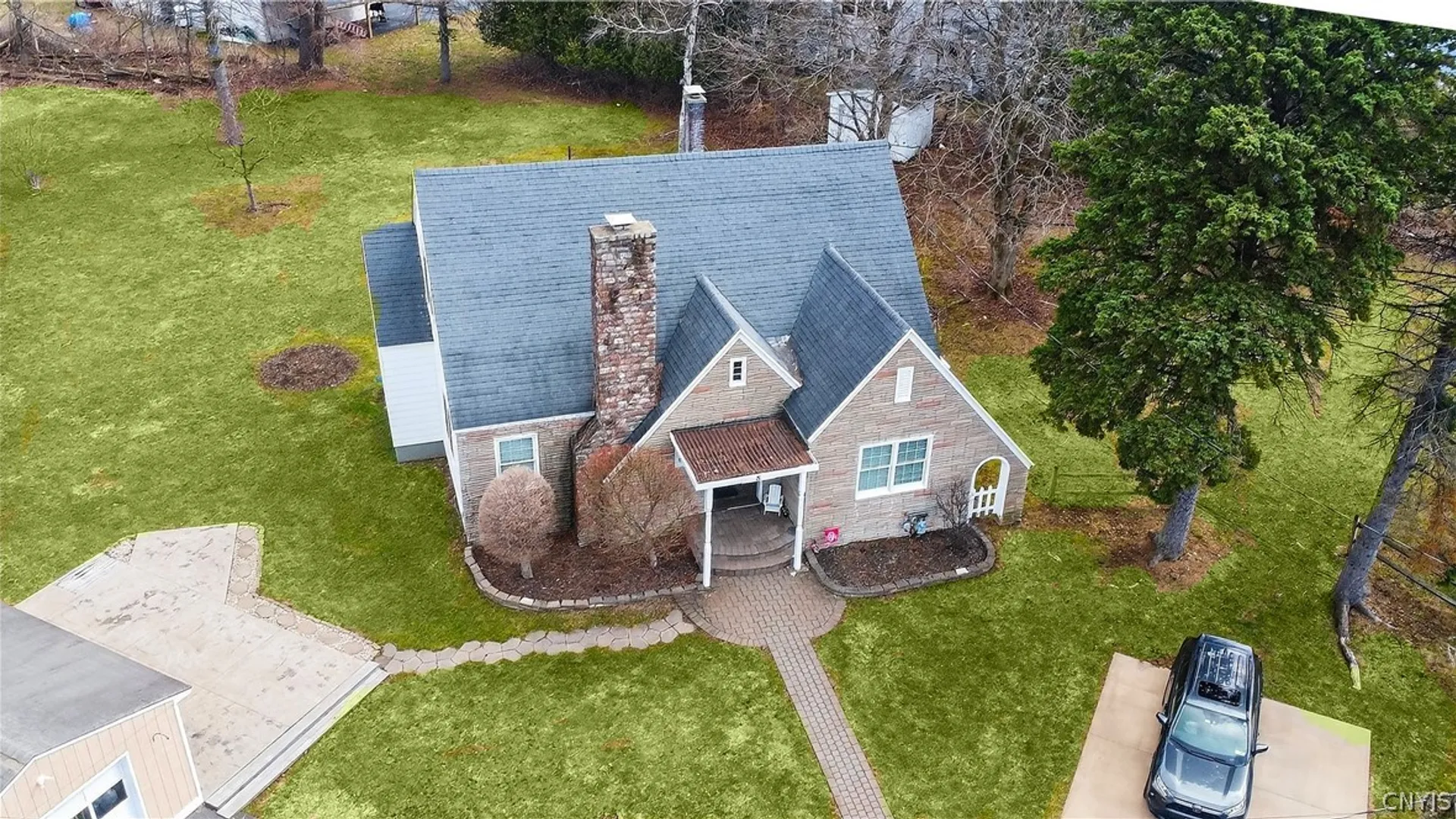 Property at 8 Crescent Drive, New Hartford, NY 13417 3