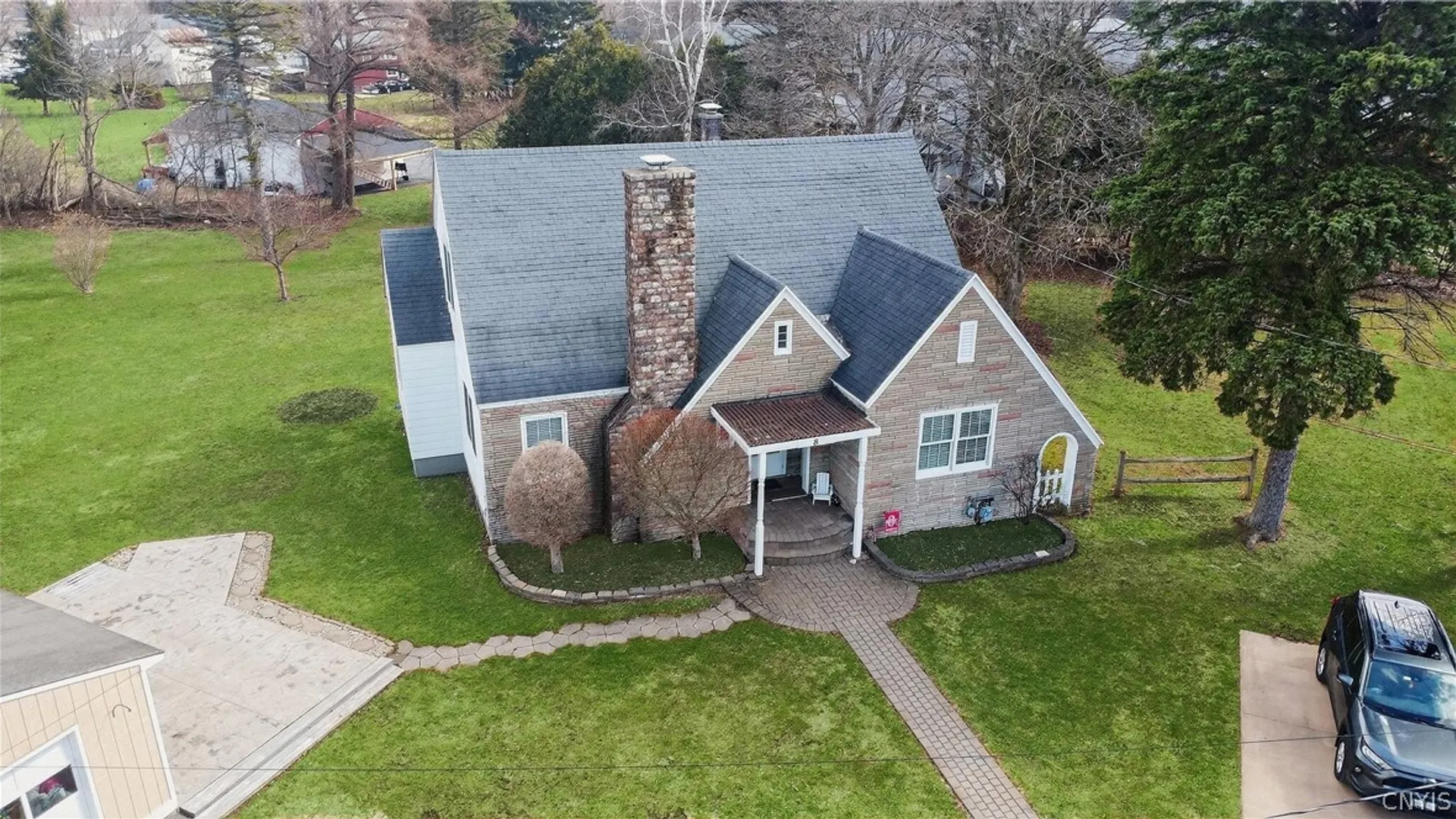 Property at 8 Crescent Drive, New Hartford, NY 13417 6