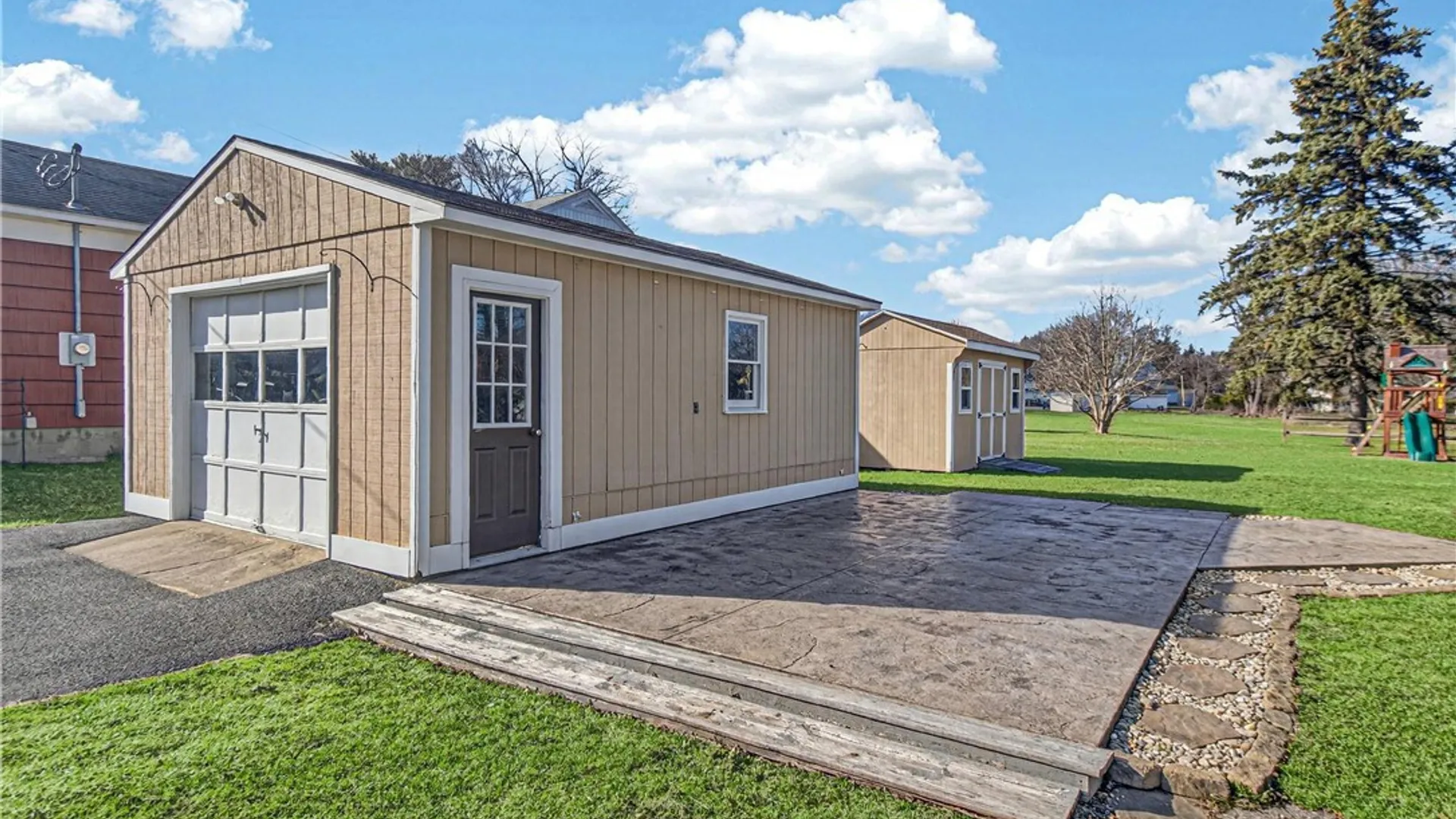 Property at 8 Crescent Drive, New Hartford, NY 13417 7