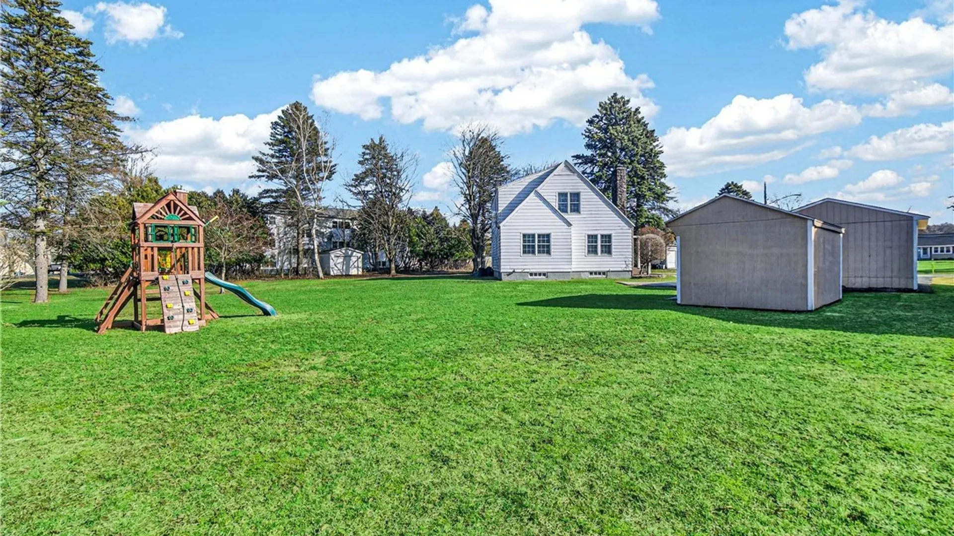 Property at 8 Crescent Drive, New Hartford, NY 13417 8