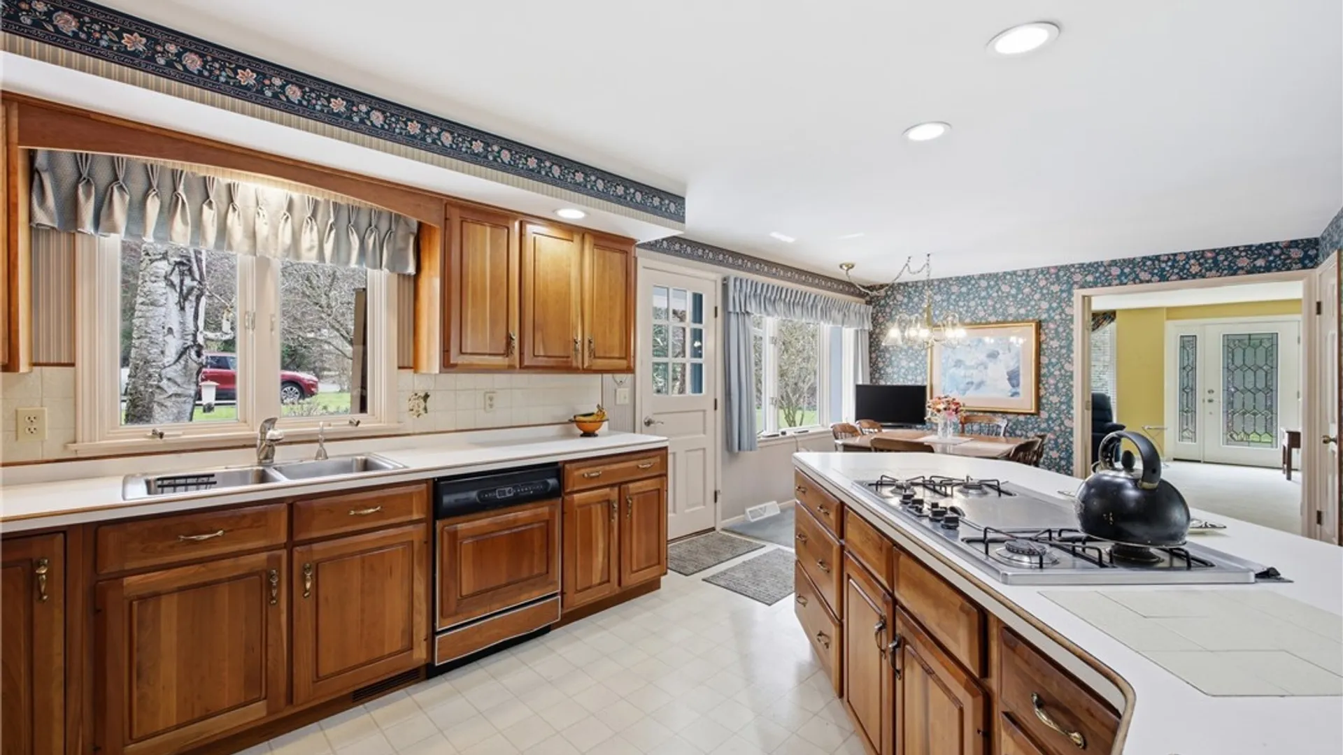 Property at 9832 Holland Road, Holland, NY 14080 11