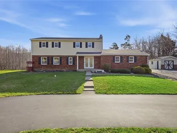 7033 Derby Road, Evans, NY 14047