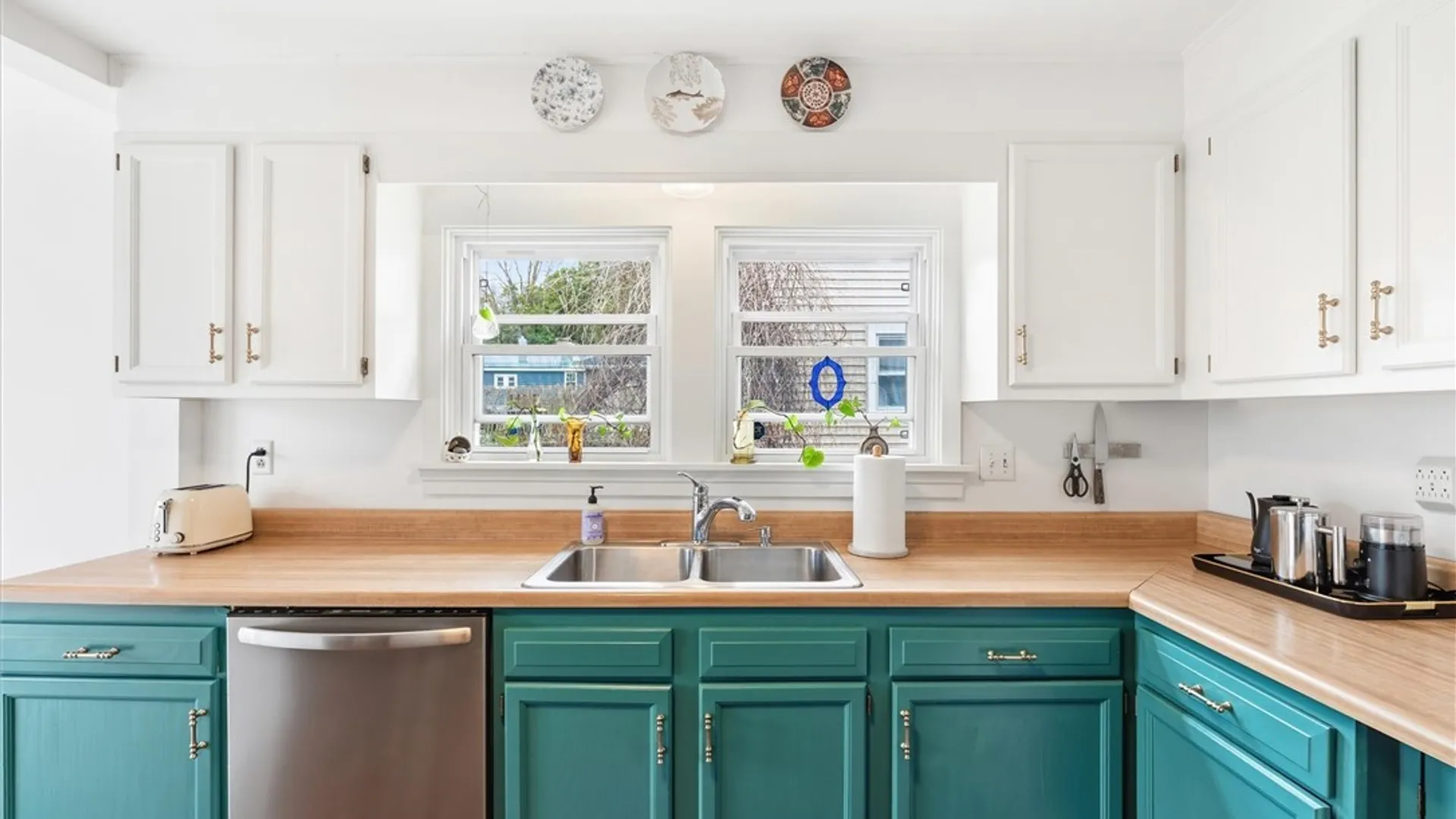 Property at 308 Mackay Avenue, Camillus, NY 13219 10