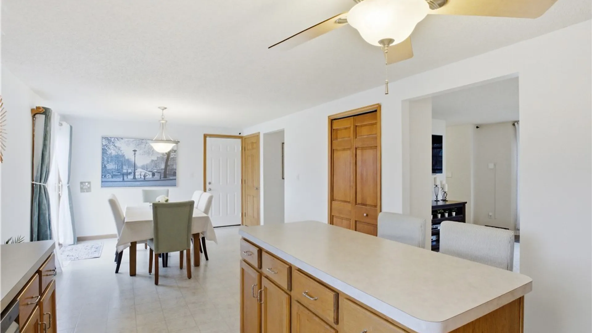 Property at 257 Crabapple Lane, Cheektowaga, NY 14227 12