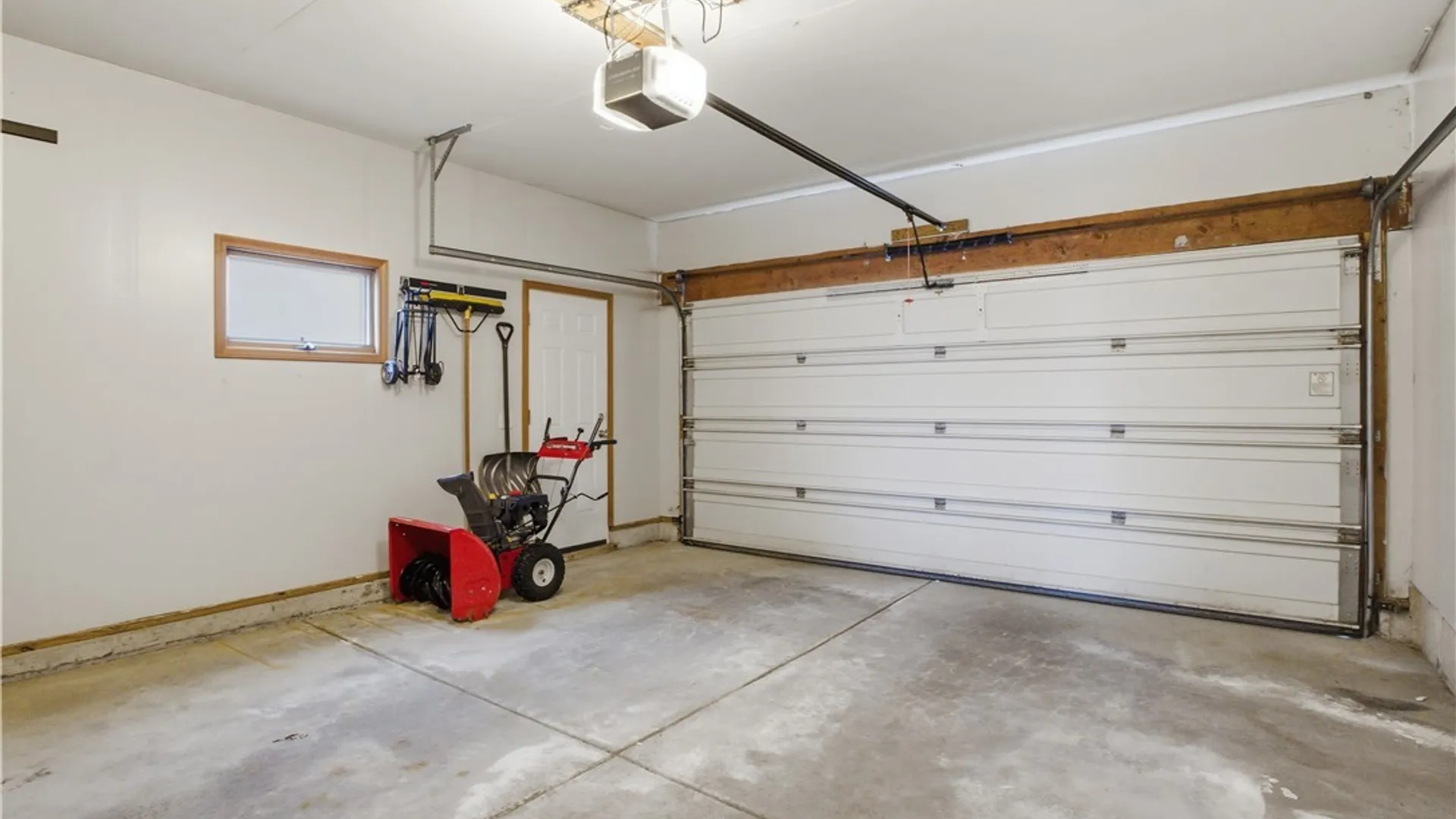 Property at 257 Crabapple Lane, Cheektowaga, NY 14227 32