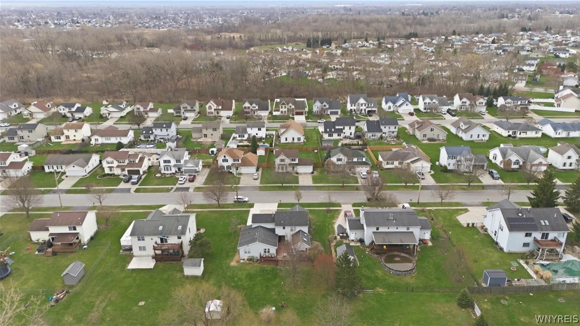 Property at 257 Crabapple Lane, Cheektowaga, NY 14227 45