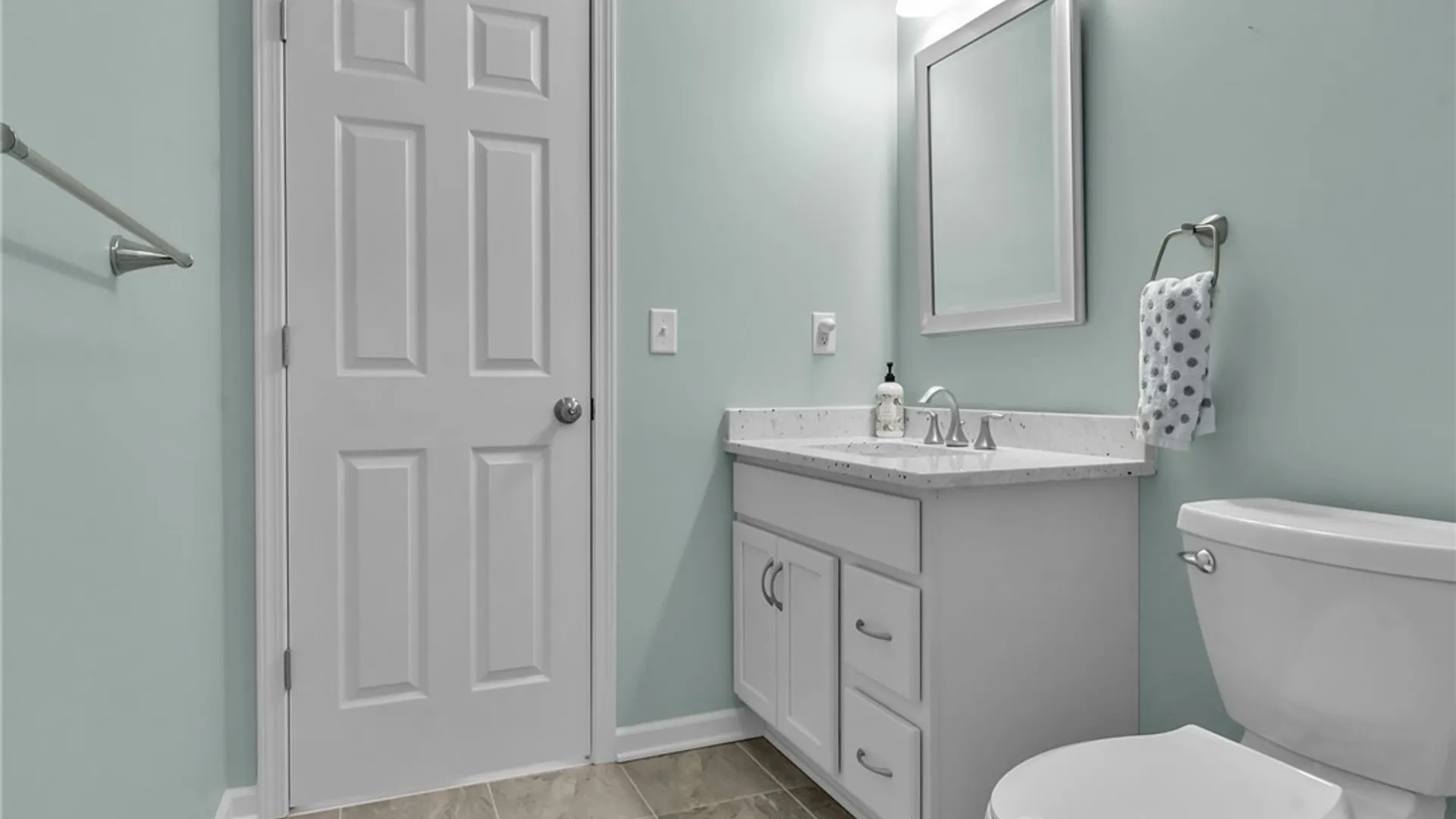 Property at 701 Carriage Lane, West Seneca, NY 14224 25