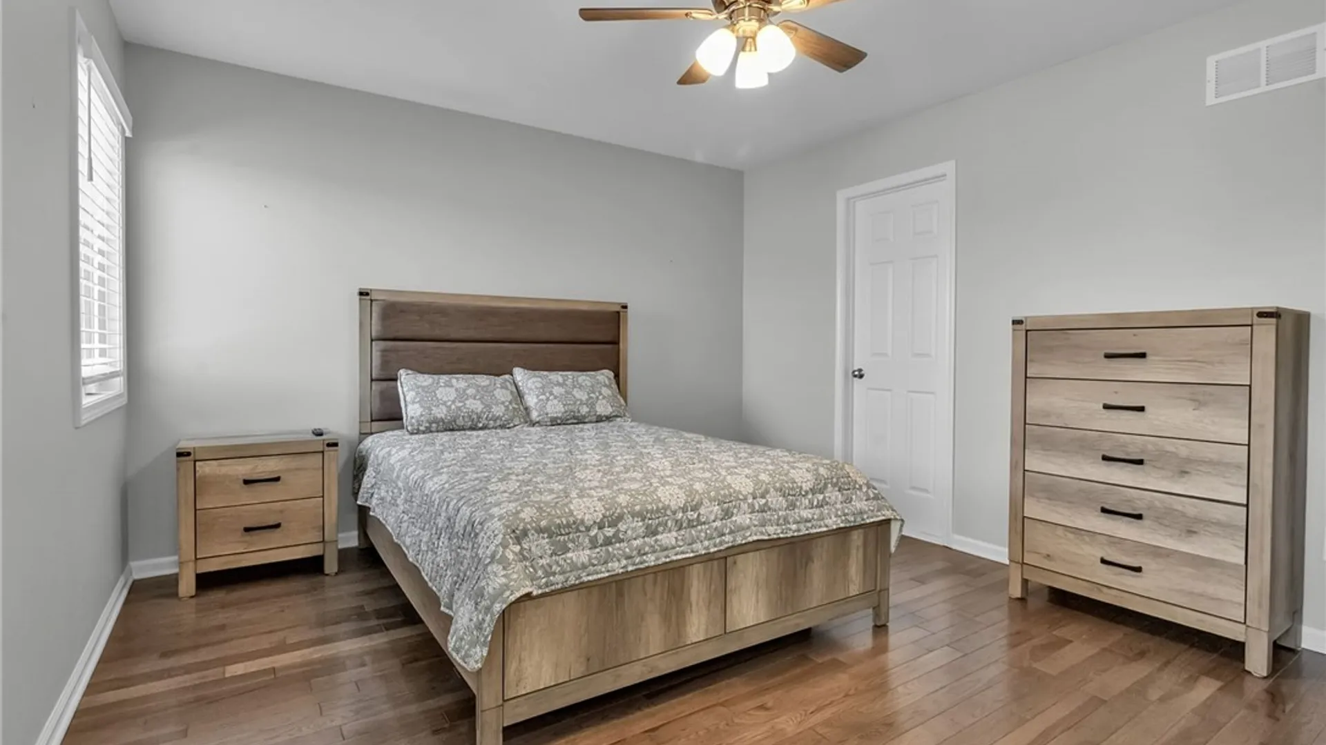Property at 701 Carriage Lane, West Seneca, NY 14224 21