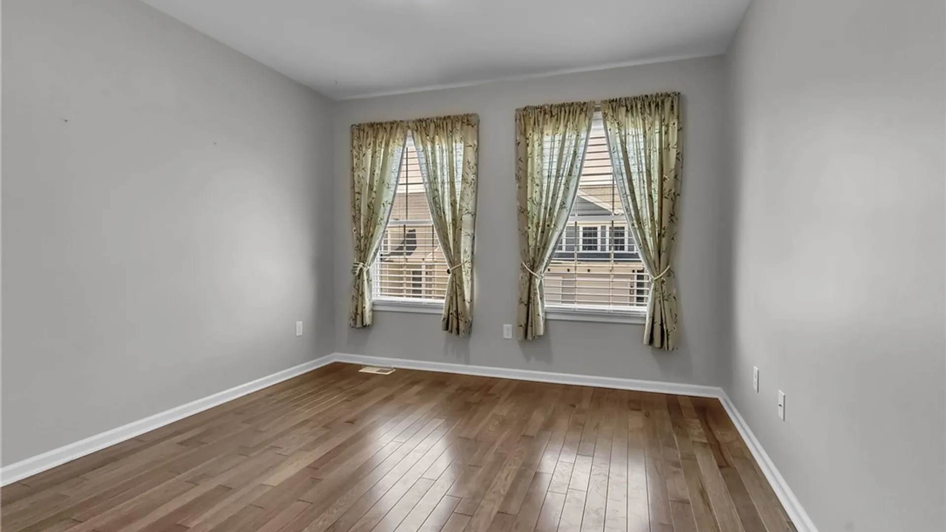 Property at 701 Carriage Lane, West Seneca, NY 14224 30