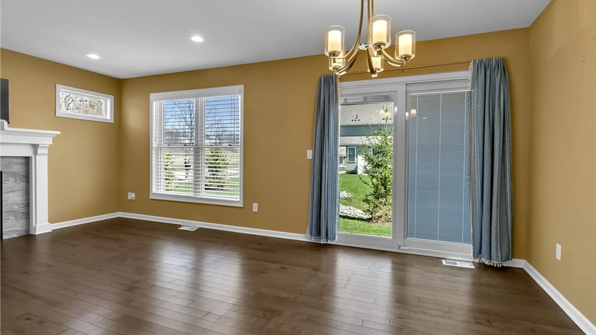 Property at 701 Carriage Lane, West Seneca, NY 14224 9