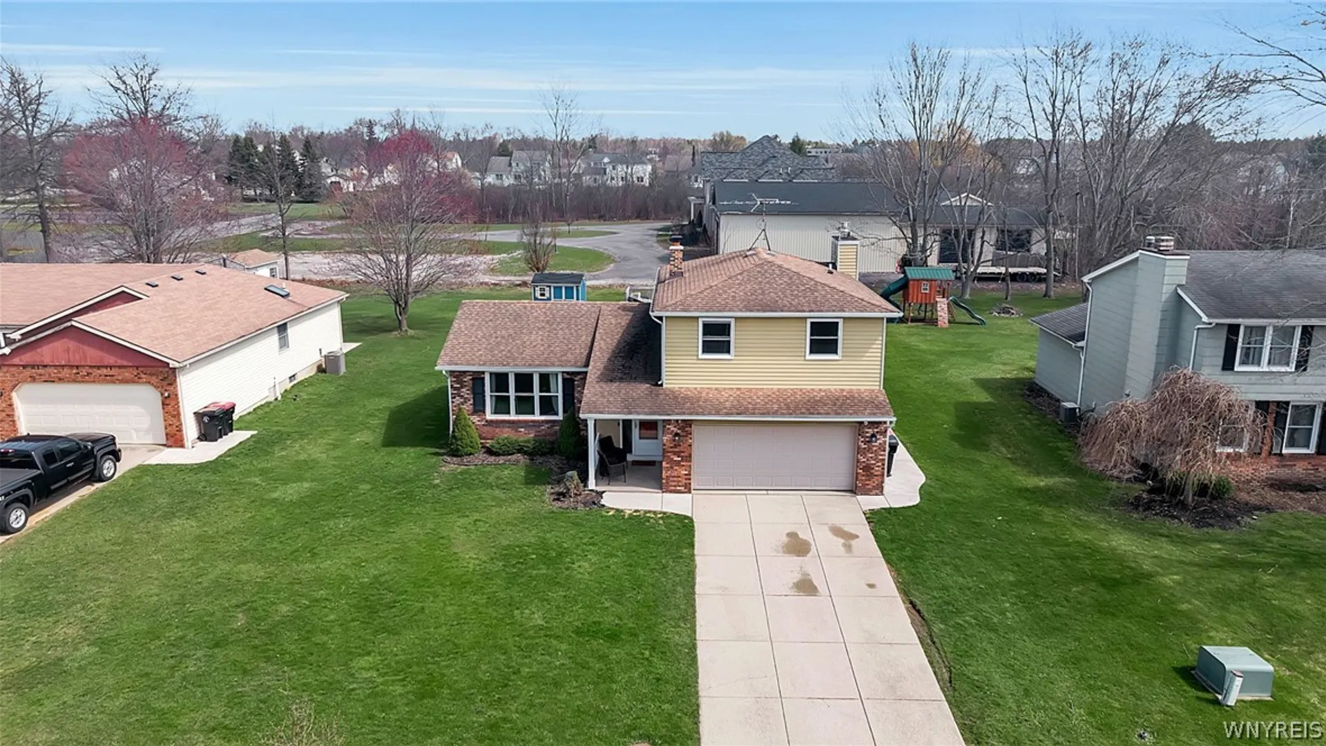 Property at 12 Rollingwood Drive, Lancaster, NY 14086 2