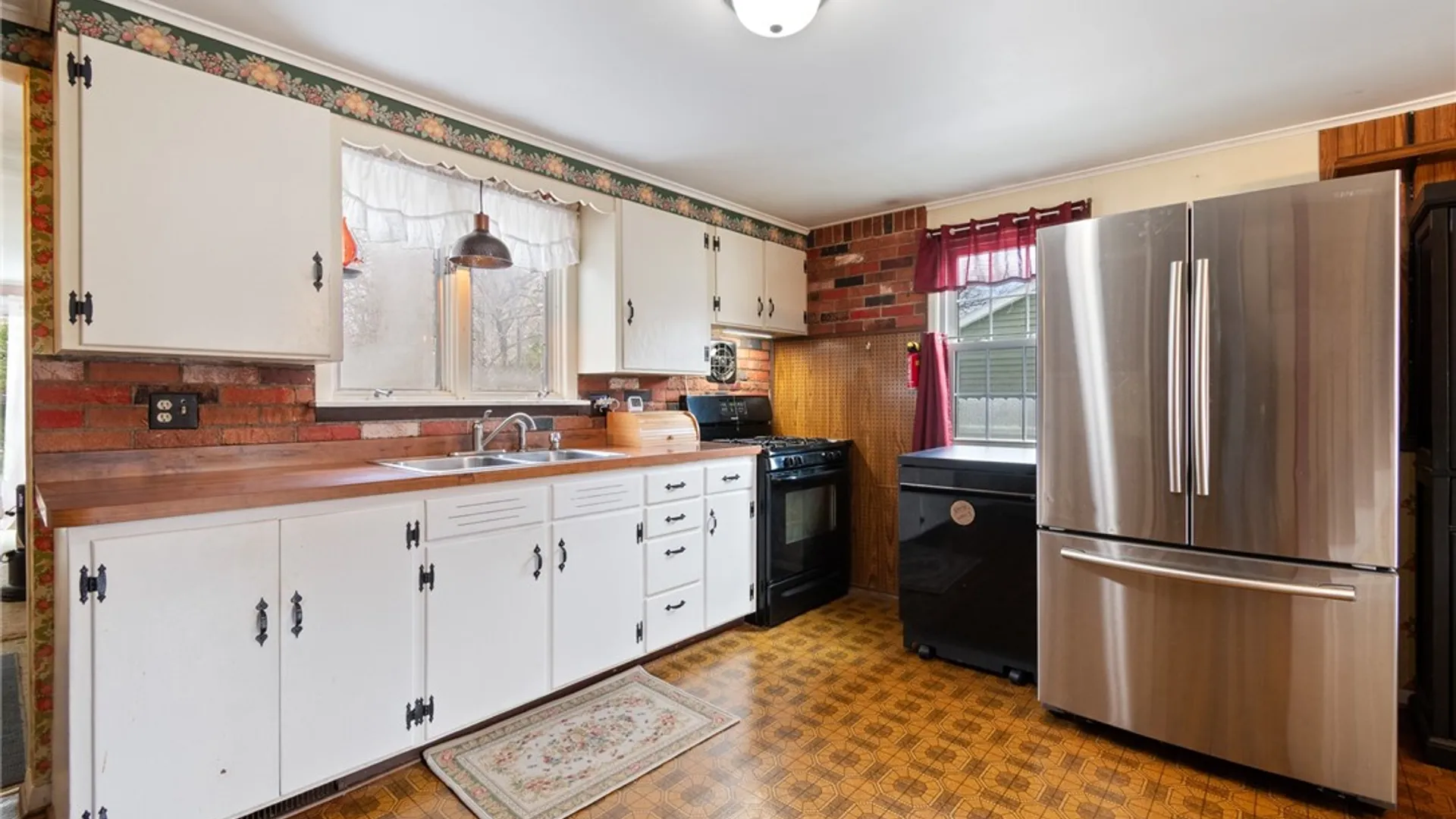 Property at 6302 Bennett Street, Williamson, NY 14589 12