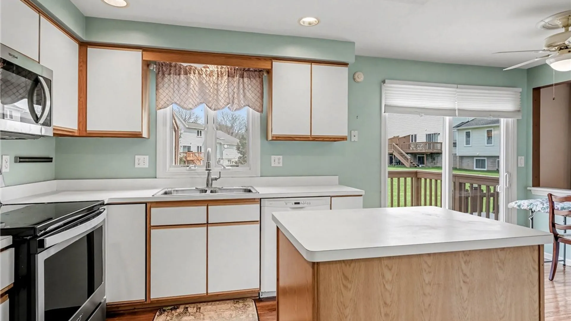 Property at 32 Wind Loft Circle, Perinton, NY 14450 10