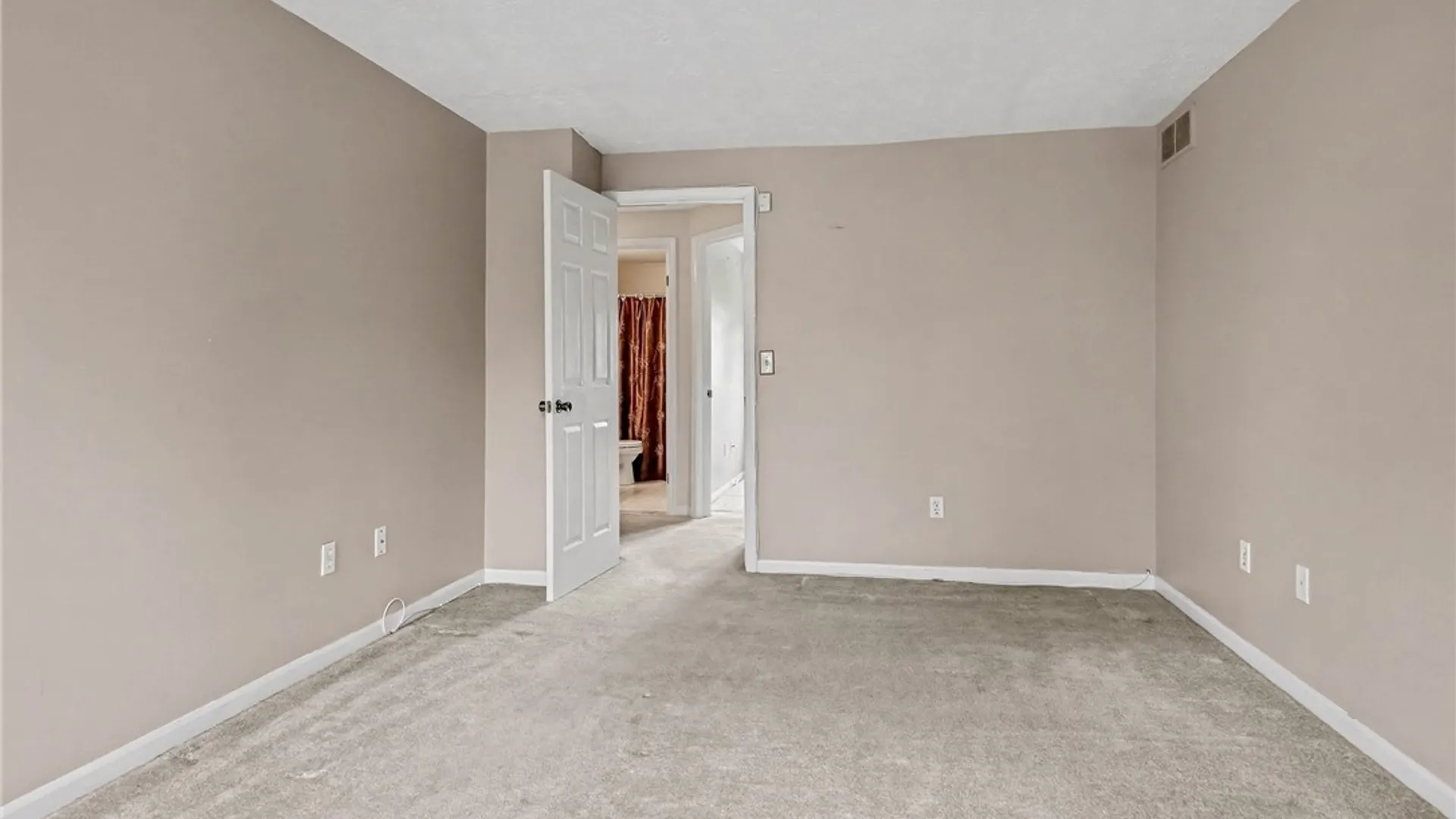 Property at 32 Wind Loft Circle, Perinton, NY 14450 18