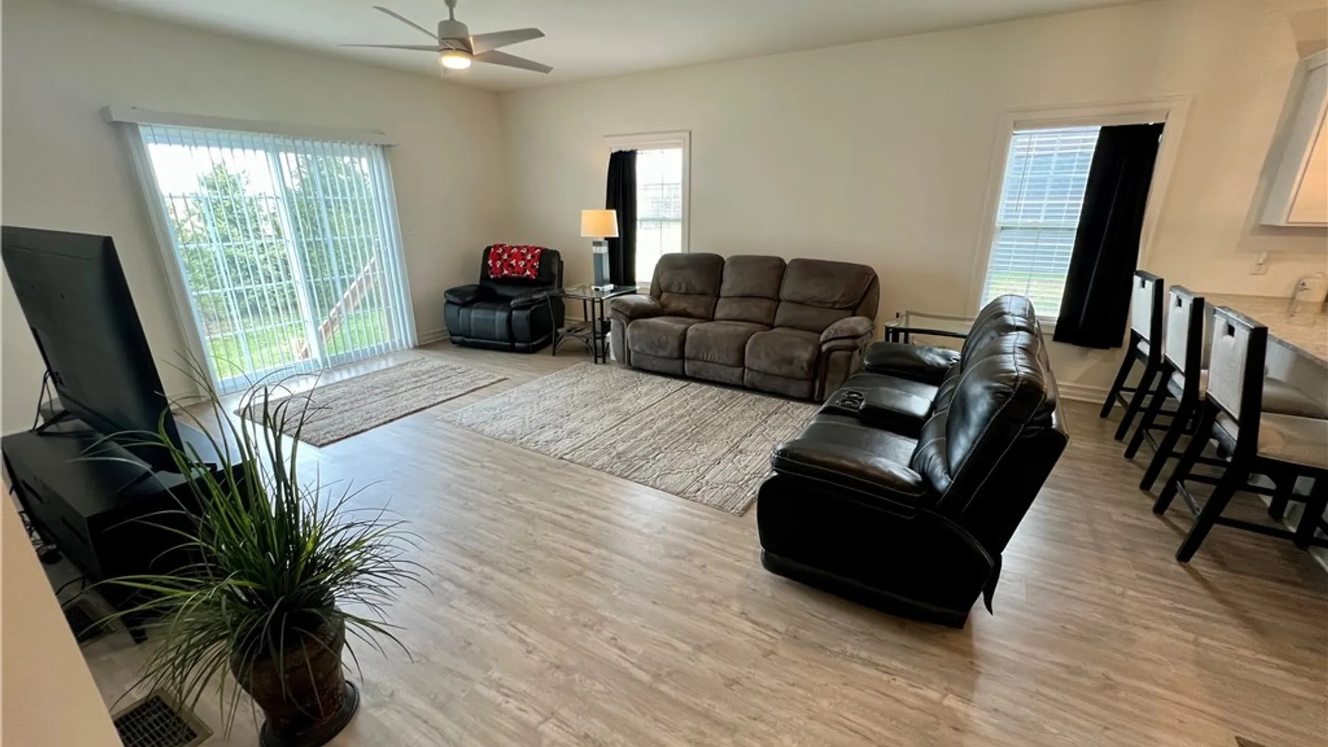 Property at 3050 Pleasant Avenue, Hamburg, NY 14075 18