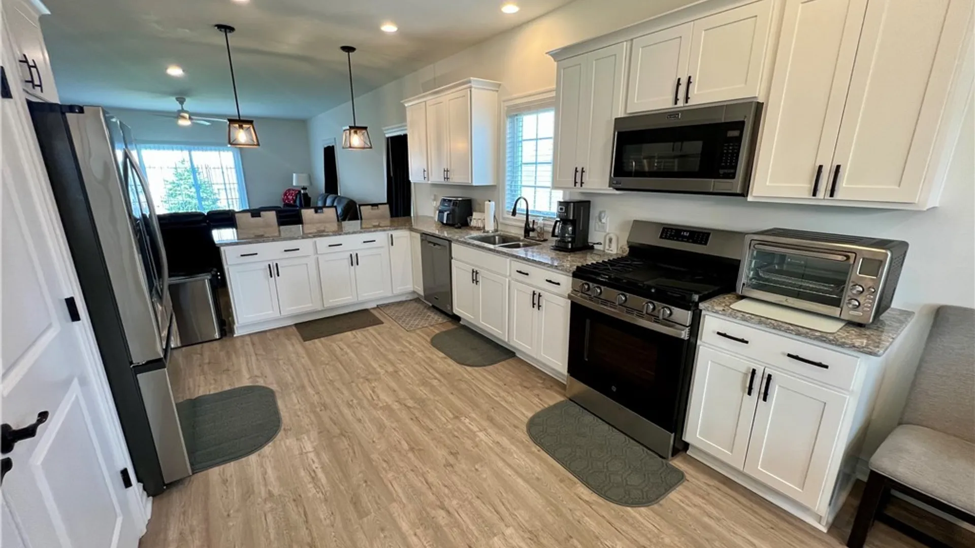 Property at 3050 Pleasant Avenue, Hamburg, NY 14075 9