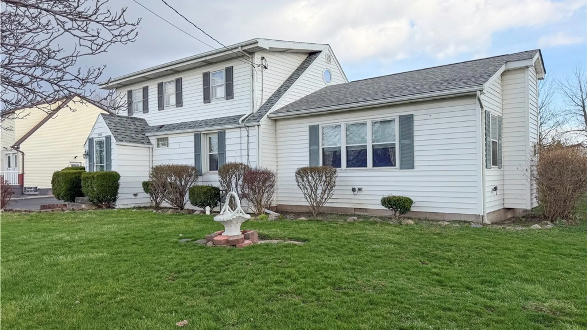Property at 1000 Saunders Settlement Road, Lewiston, NY 14305 3