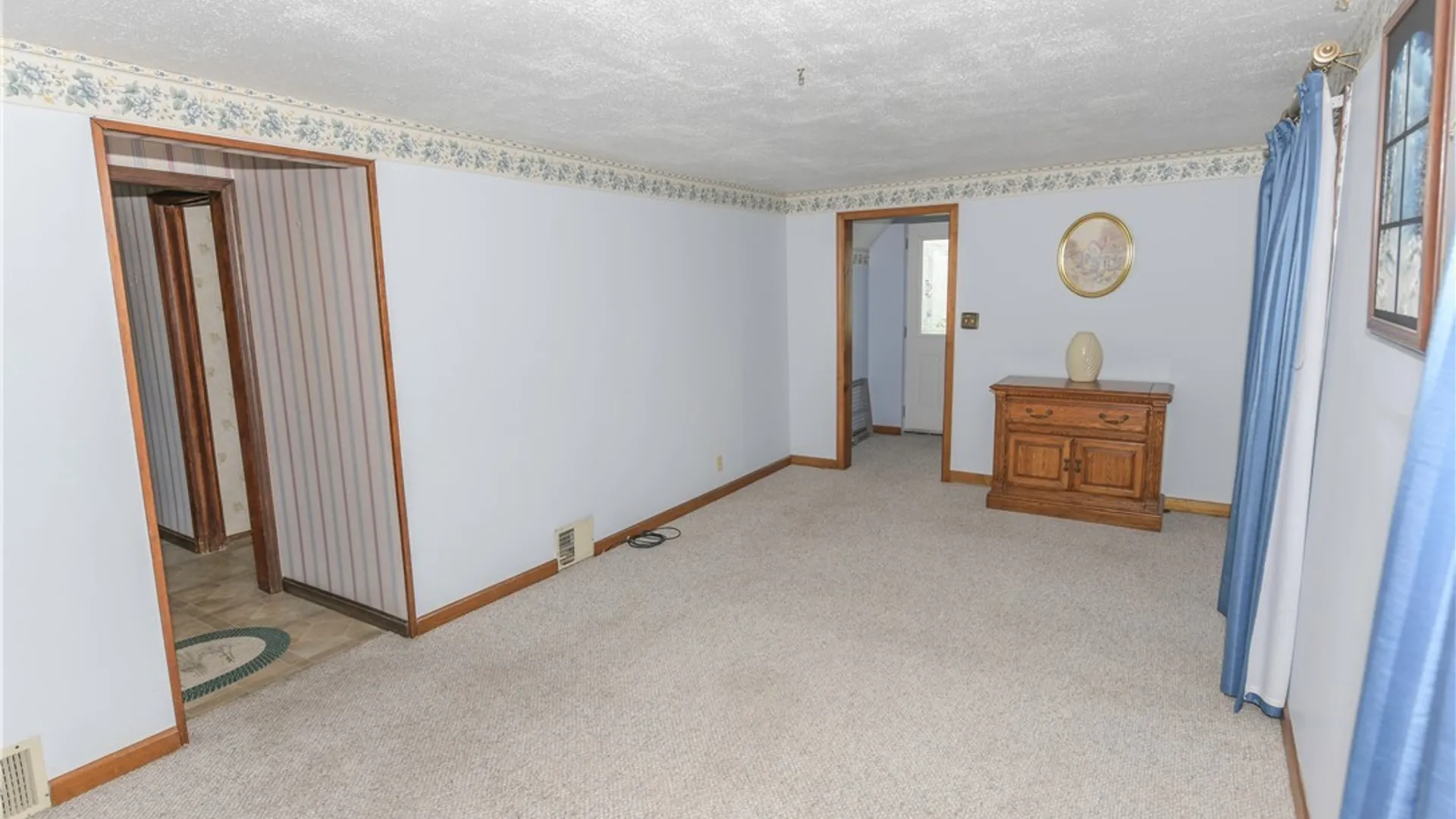 Property at 1000 Saunders Settlement Road, Lewiston, NY 14305 9