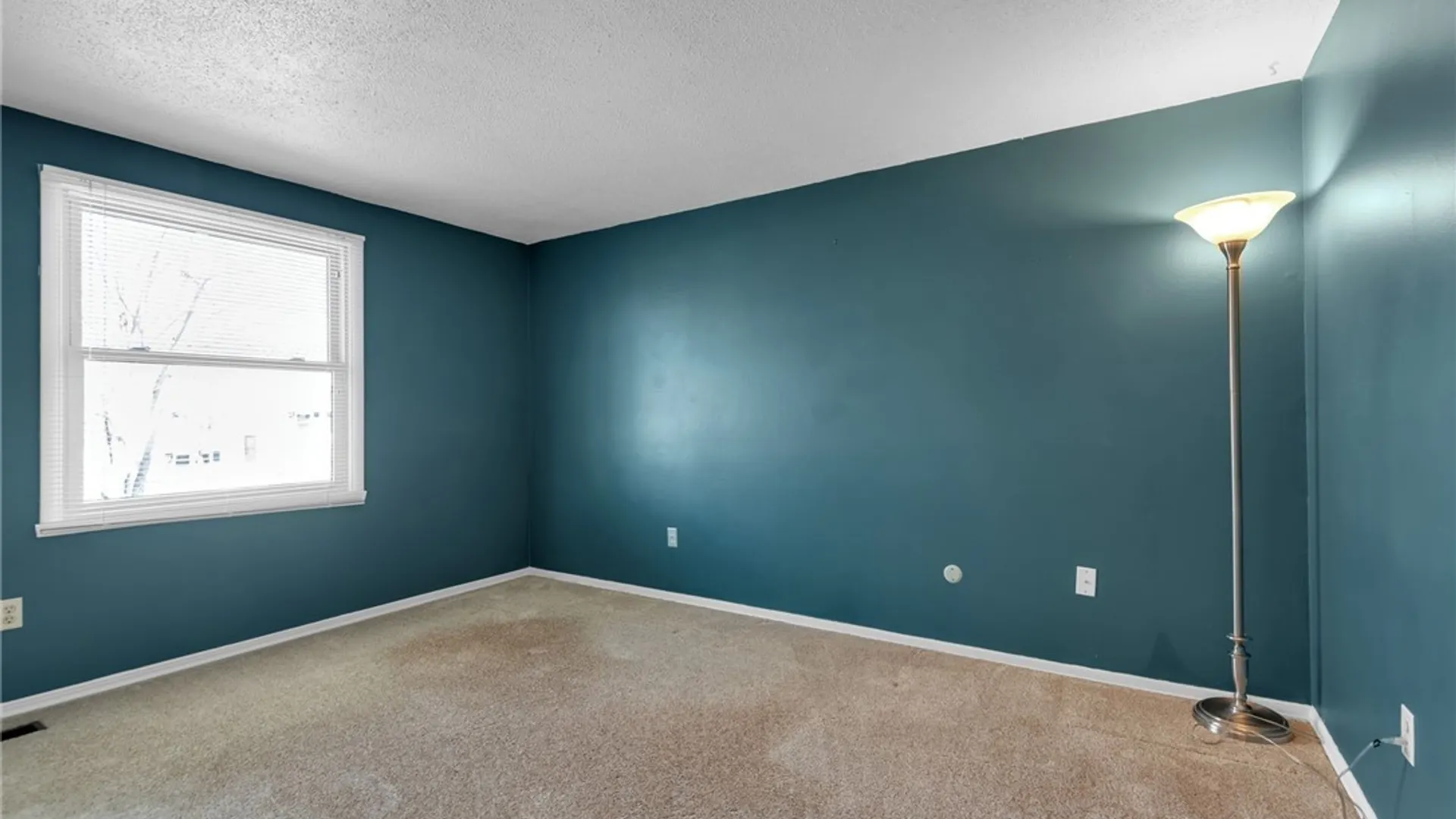 Property at 409 Tracey Lane, Grand Island, NY 14072 13