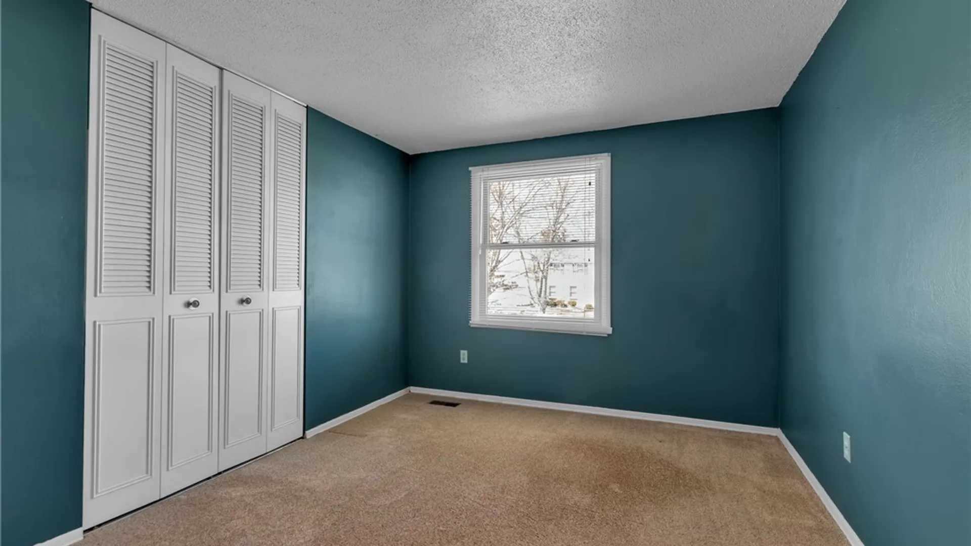 Property at 409 Tracey Lane, Grand Island, NY 14072 14