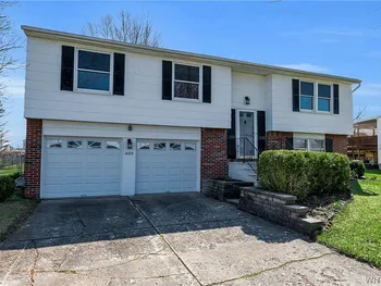 Property at 409 Tracey Lane, Grand Island, NY 14072