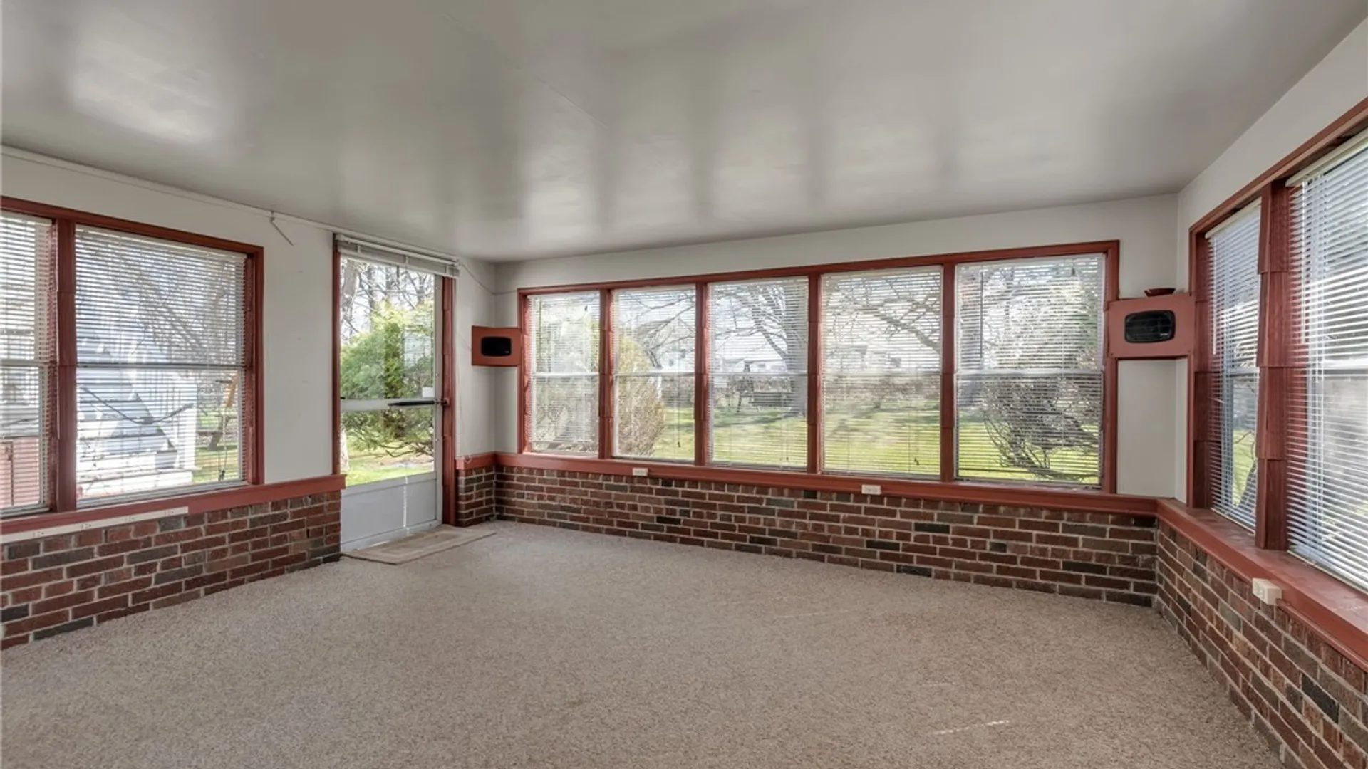 Property at 409 Tracey Lane, Grand Island, NY 14072 28