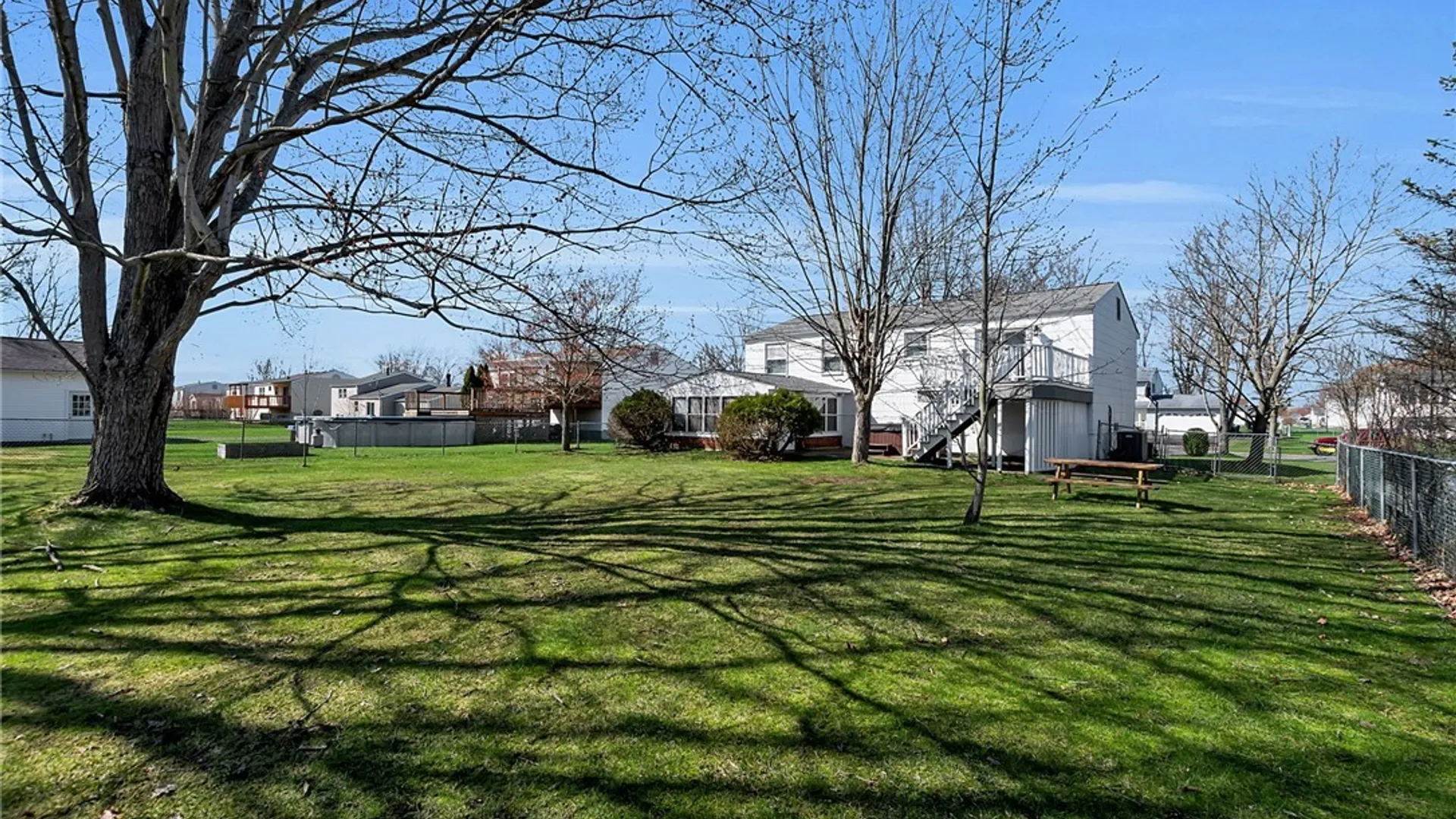Property at 409 Tracey Lane, Grand Island, NY 14072 32