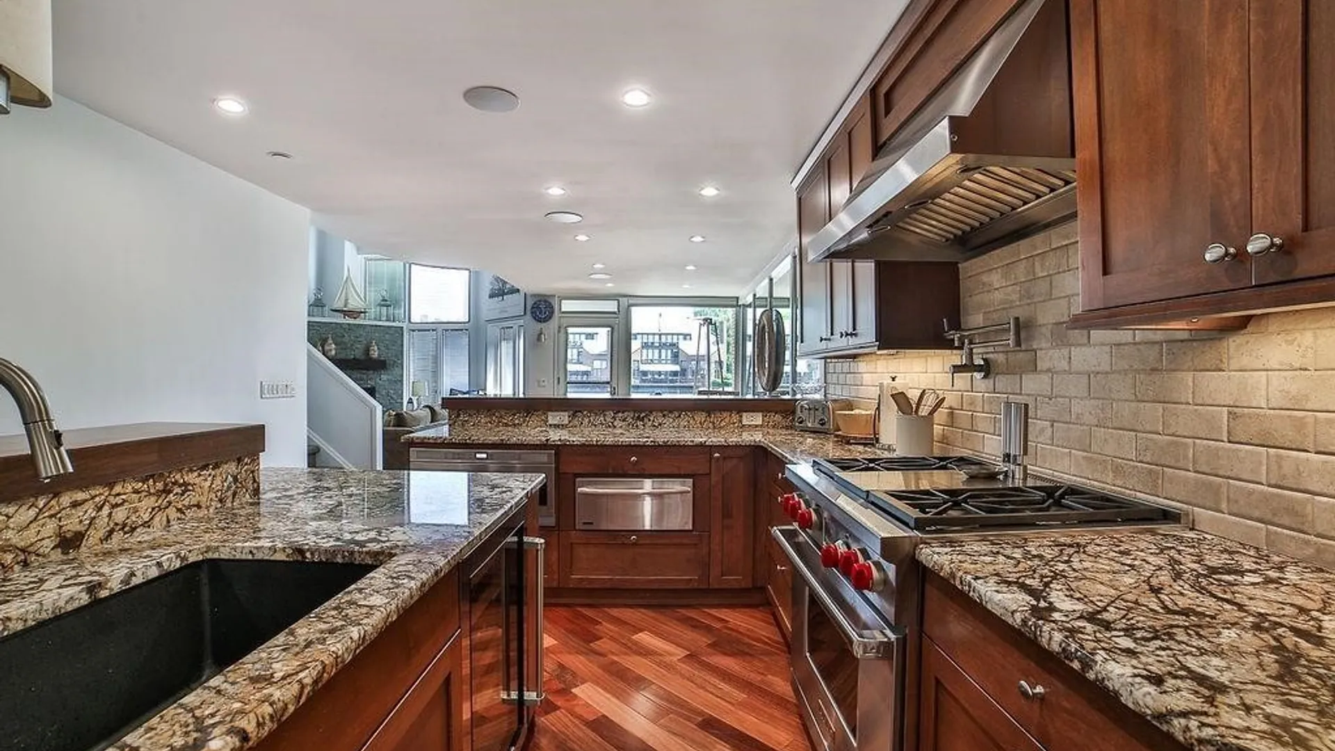 Property at 252 Rivermist Drive, Buffalo, NY 14202 7