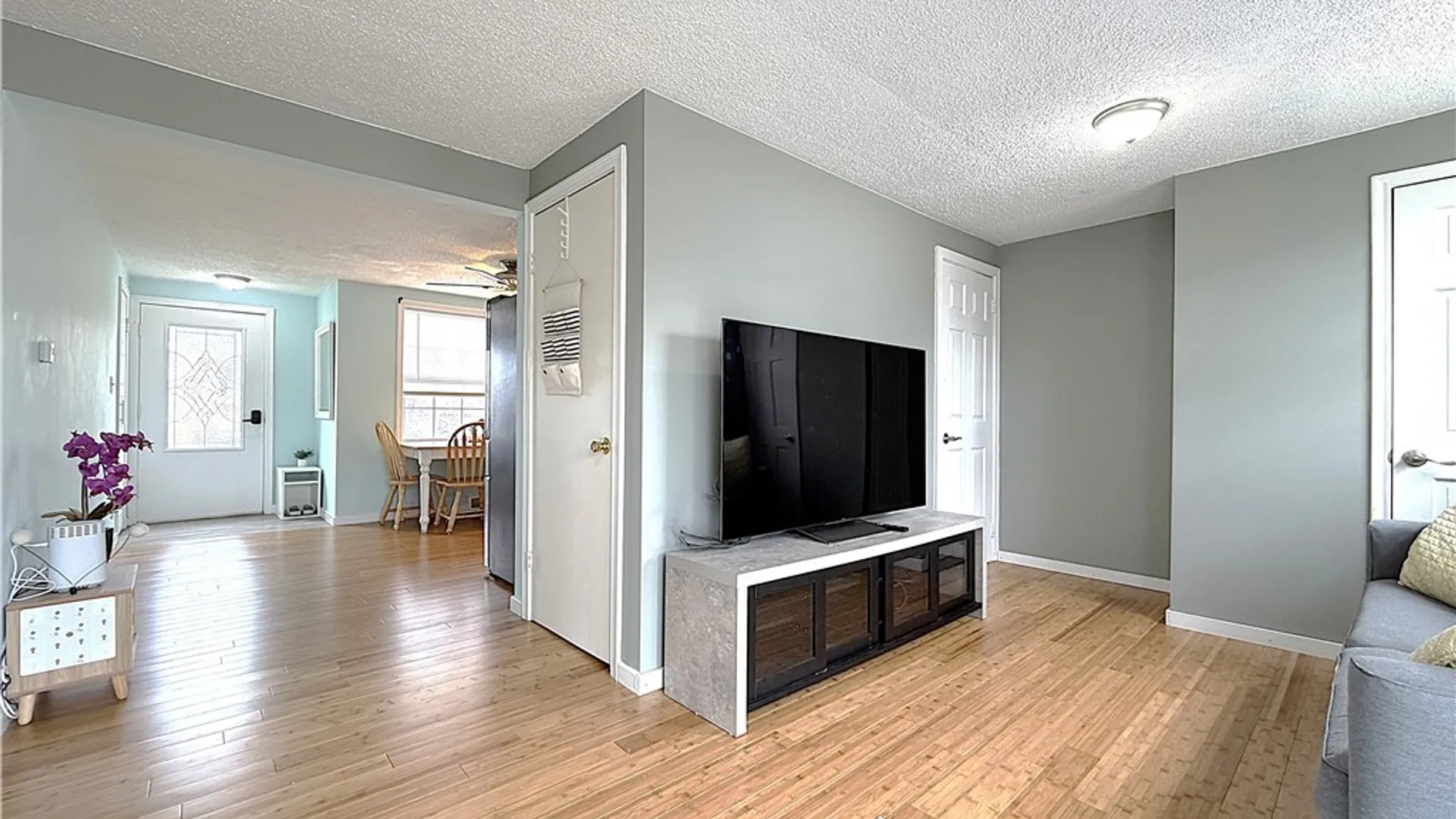 Property at 723 Longmeadow Road, Amherst, NY 14226 10