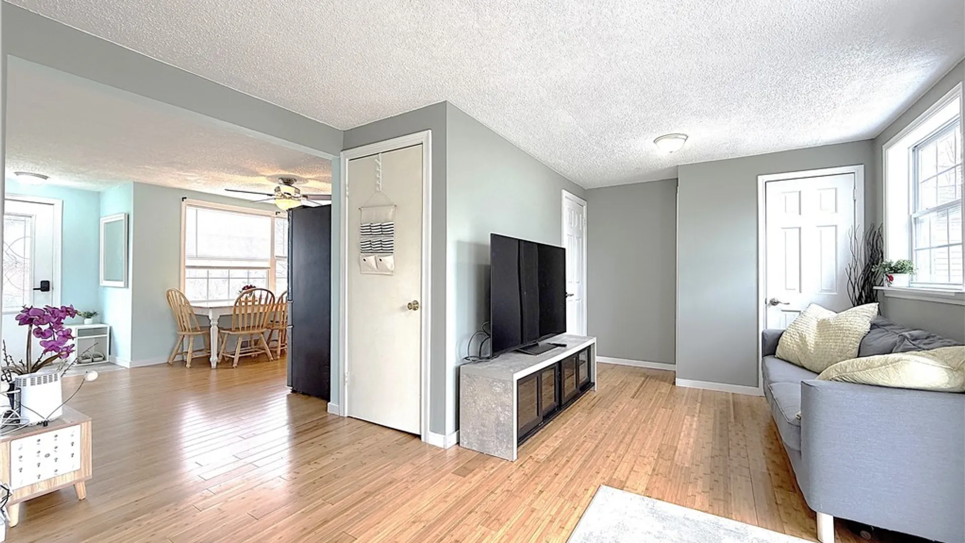 Property at 723 Longmeadow Road, Amherst, NY 14226 14