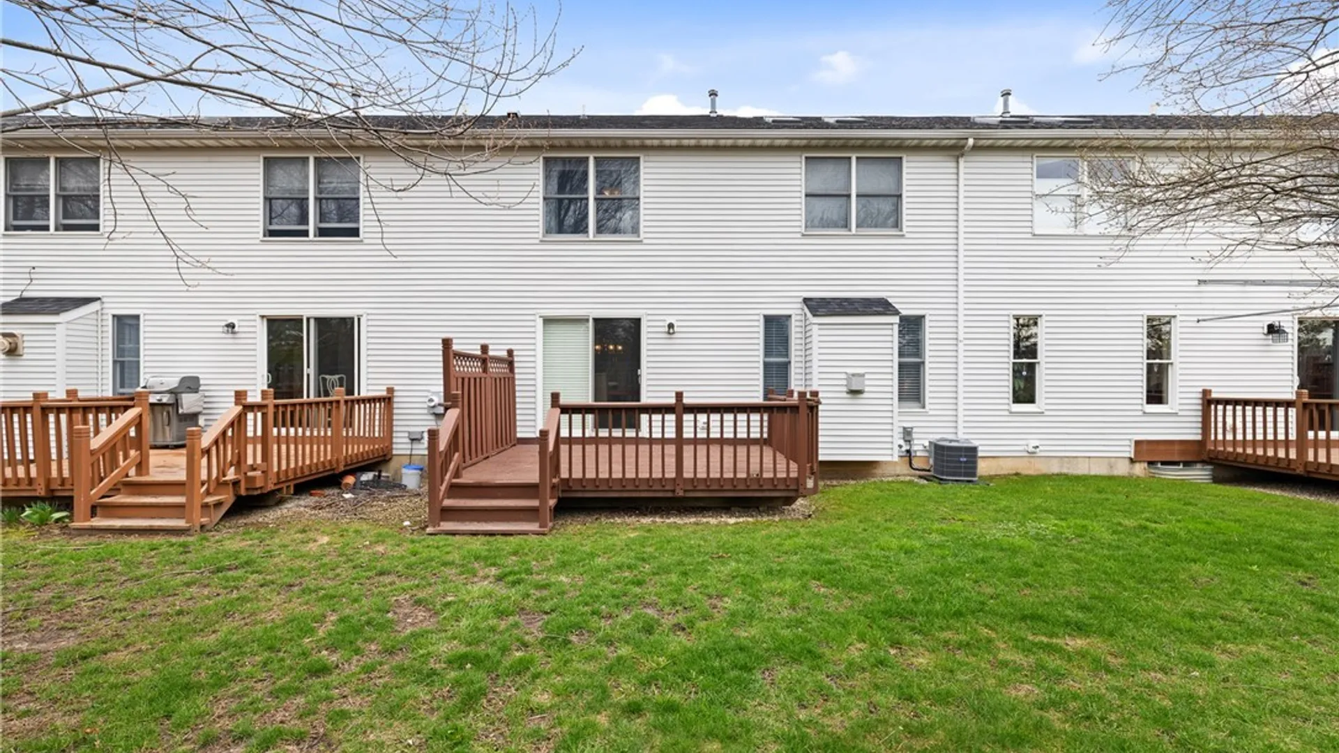 Property at 5376 Village Station Circle, Clarence, NY 14221 2
