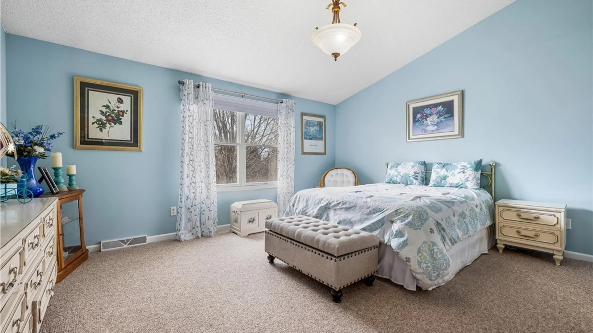 Property at 5376 Village Station Circle, Clarence, NY 14221 27
