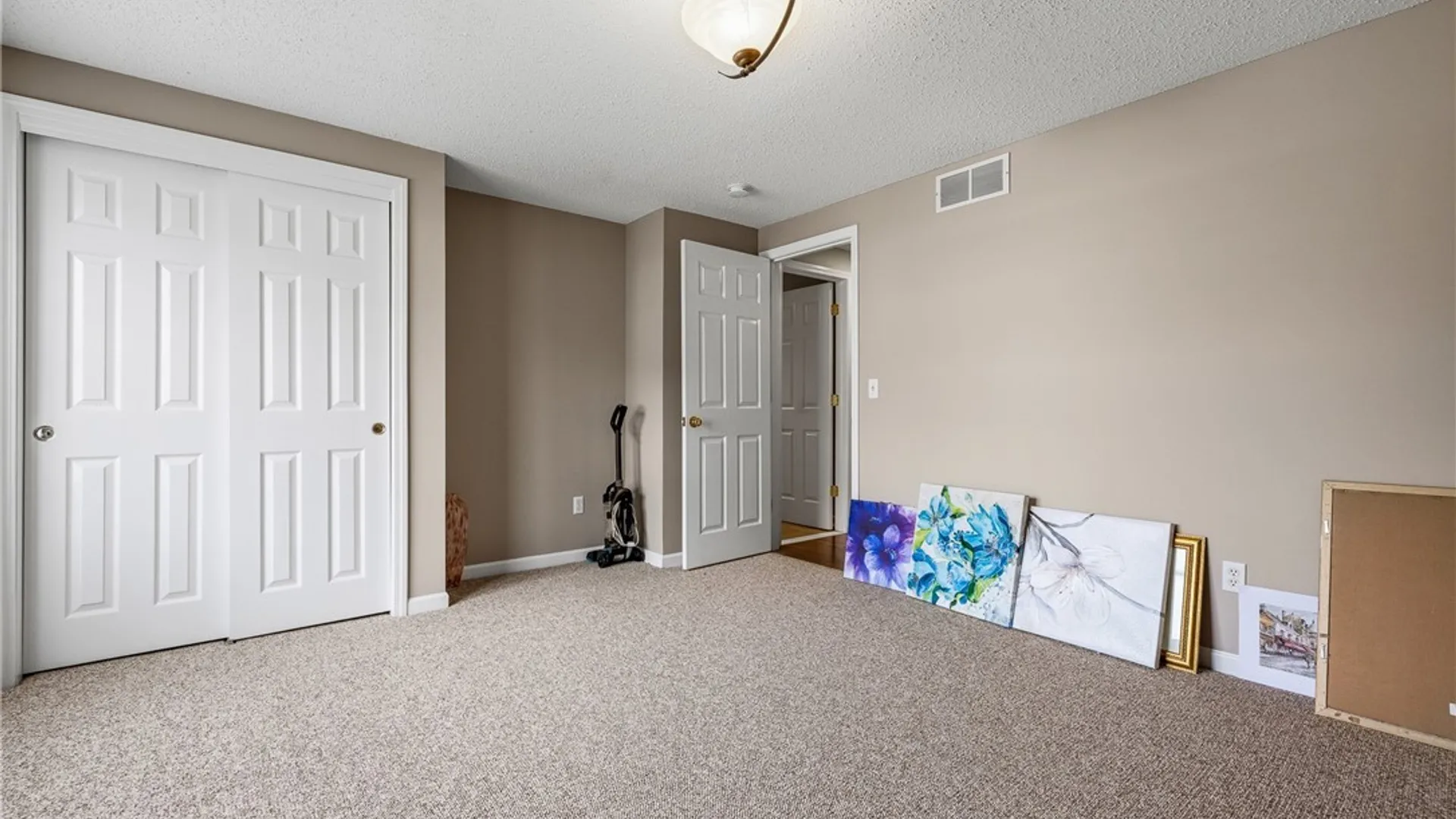 Property at 5376 Village Station Circle, Clarence, NY 14221 33